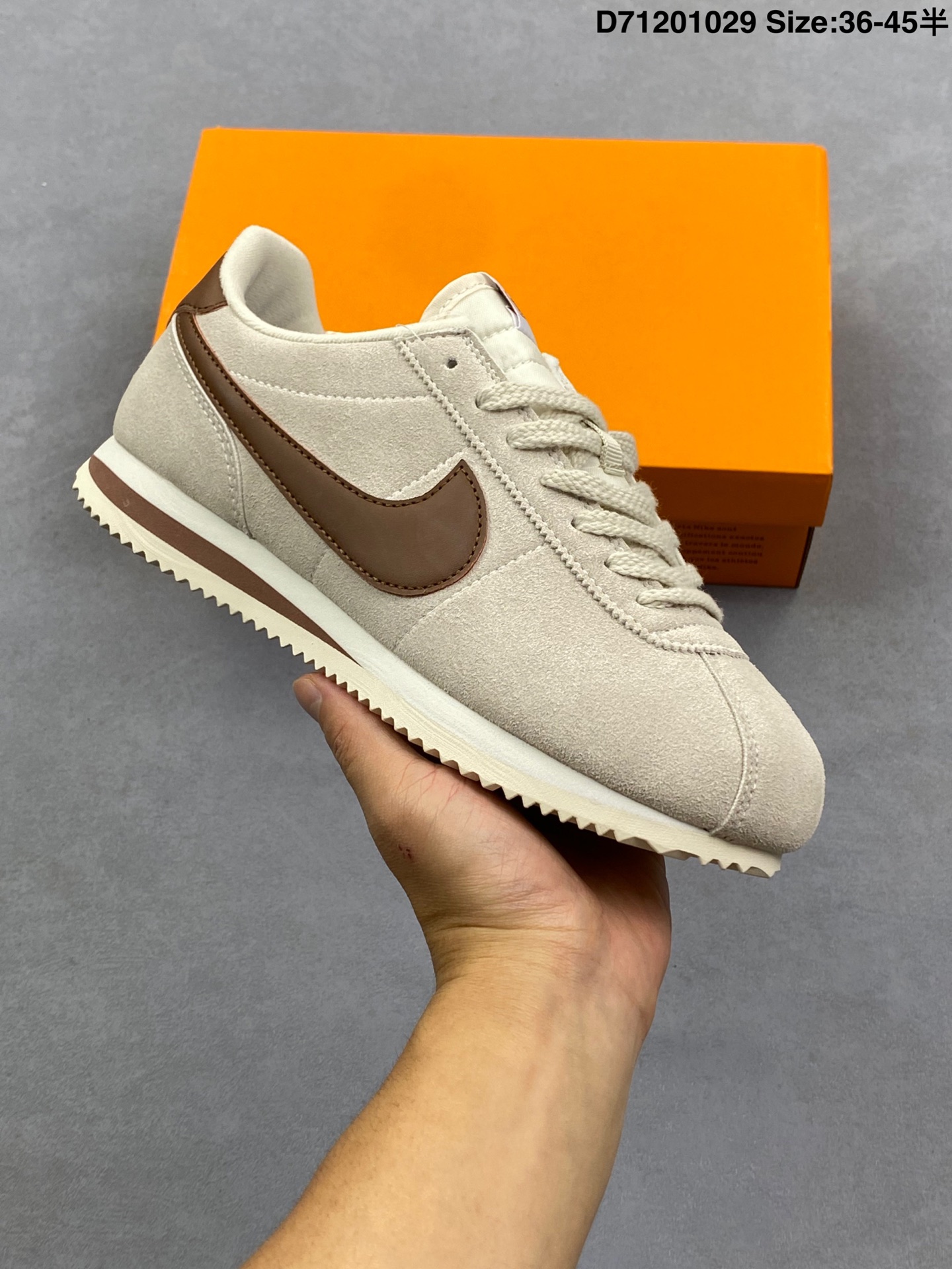 💰100
耐克Nike Classic Cortez Nylon 阿甘经典休闲运动鞋 
货号：IB1857
尺码：看图所示
编码：D71201029
