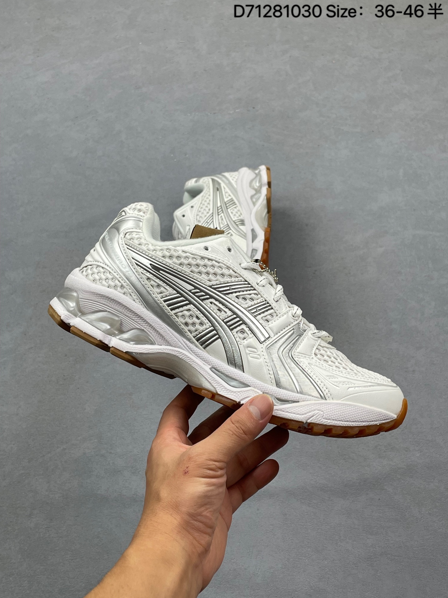 💰140
Asics Gel-Kayano 14
亚瑟士运动休闲透气专业跑鞋
采用工程弹性双层再生针织密度鞋面材质
后跟3D可视GEL缓震乳胶物料
升级FF BLAST PLUS全新缓震中底部位科技材质
外置高耐磨橡胶外底 稳步升级,跑出节奏
官方货号: 1203A727-100
尺码:36 37 37.5 38 39 39.5 40 40.5 41.5 42 42.5 43.5 44 45
编码D71281030