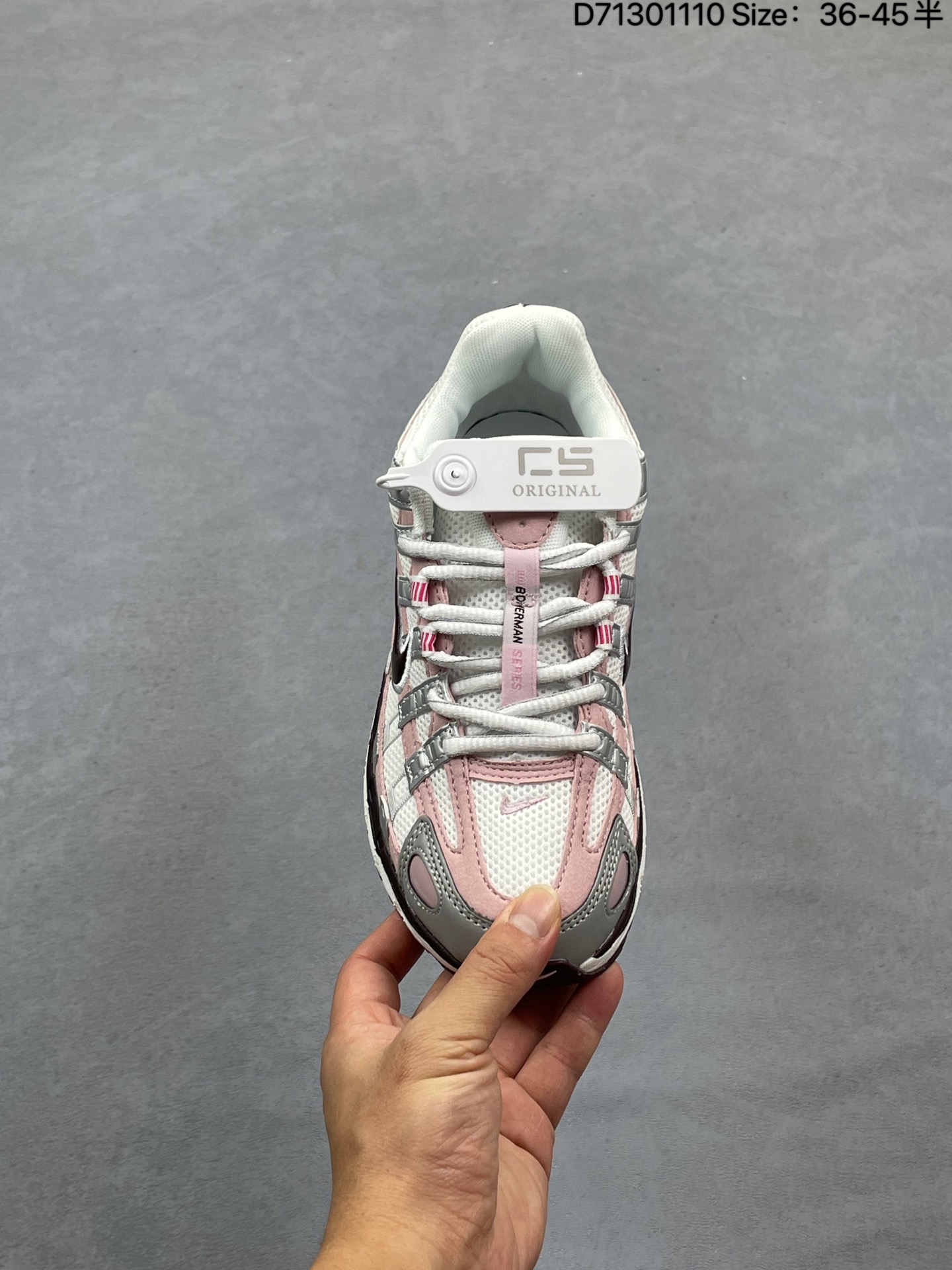 💰150
Nike P-6000 系列低帮复古老爹风休闲运动舒适慢跑鞋  
购入原鞋原装纸板楦头开发 独家私模四层组合大底 市场唯一正确版本 良心定价 新配色陆续出货 进口三文治网面 融合 Pegasus 过往运动鞋设计 助力 21 世纪早期跑步运动跃升时尚新高度 采用透气网眼布、运动风格线条和耐穿覆面 兼具吸睛外观和舒适感受 中底泡绵以田径赛道为灵感 打造厚实设计 缔造出众缓震性能 

货号：IM6026 121
尺码：36-45半
编码：D71301110