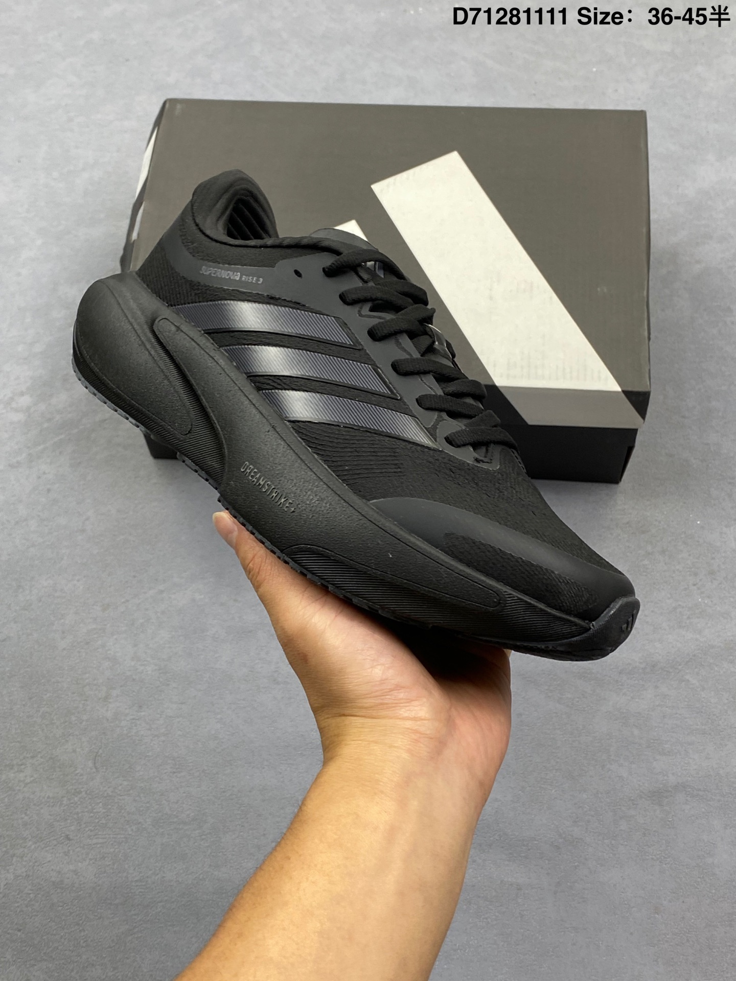 【公司级】阿迪达斯 Adidas Adizero Adios Pro 4 舒适防滑耐磨 低帮 休闲跑步鞋 男女款厚度增高老爹鞋 2025年,adidas推出了adidas ADISPR4跑鞋,该鞋具有软弹的中底和外底,提供稳定的跑动体验.鞋面采用轻盈的材料,具有良好的透气性,同时具有优秀的抓地力和耐磨性.鞋底的软弹性使得蹬击感更加强,而中底的弹性使得跑步更加舒适.整双鞋的稳定性较高,适合各种跑步风格.然而,由于鞋底的软弹性,对于步幅较大的跑者来说,可能会感到不稳定.总体而言,adidas PR4是一款值得信赖的竞速鞋,适合日常训练和上赛道的跑步. 货号:JR7275 含半码 编码:D71281111