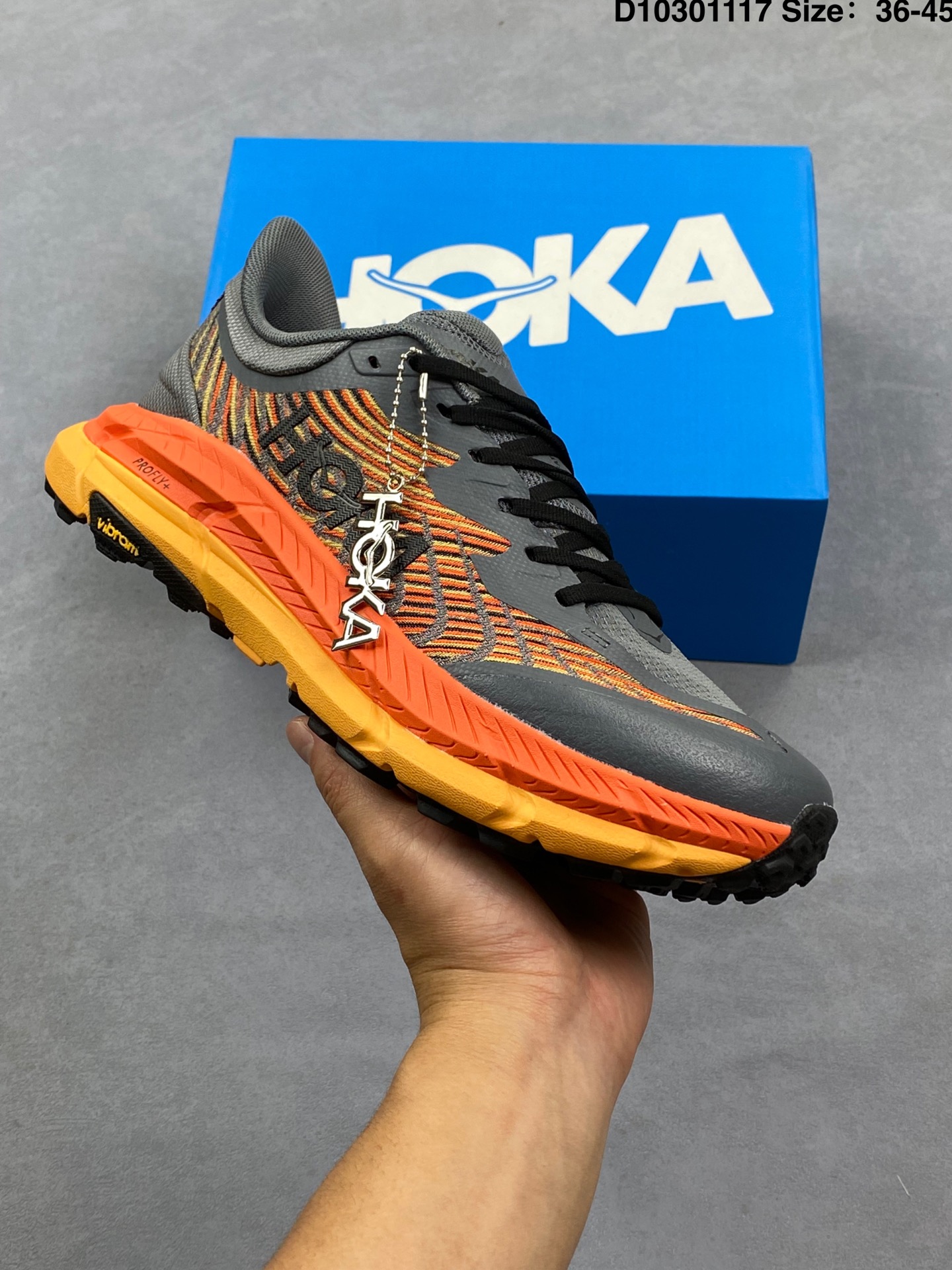 公司级:小红书推荐HOKA M MAFATE SPEED 4 全新配色 这个品牌来自于新西兰的毛利语,HOKA表示大地,ONE ONE表示飞越,连起来就是飞越地平线,ONE ONE不是读作“万万”,正确读法是“欧尼欧尼”. HOKA在超厚中底方面的积累,让它跑在了其他厂商的前面,推出的跑鞋以缓震和轻量的优势,得到,众多跑者的青睐 货号:1129930 ID:D10301117