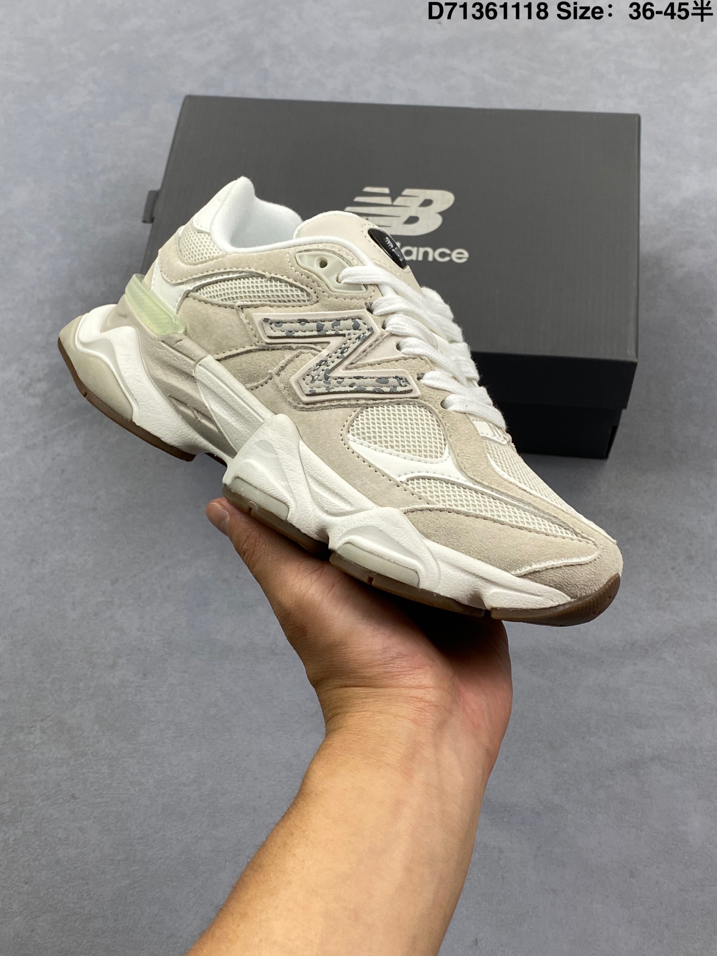 💰180
公司级✅Joe Freshgoods x New Balance NB9060 联名款 
复古休闲运动慢跑鞋
鞋款灵感源自设计师本人对夏日的怀日回忆。鞋面大身由空间双格及磨砂鞋面拼接而生，配以柔和、夏日氛围拉满#采用大面积网眼以及麂皮材质覆盖鞋身，还原经典气质。搭载ABZORB避震科技，由泡沫聚酯制成，上脚可以有效减少由鞋底反弹对身体及双腿的冲击力
货号 U9060BCG
Size 36 37 37.5 38 38.5 39 40 40.5 41 42 42.5 43 44 45 如图
ID:D71361118
