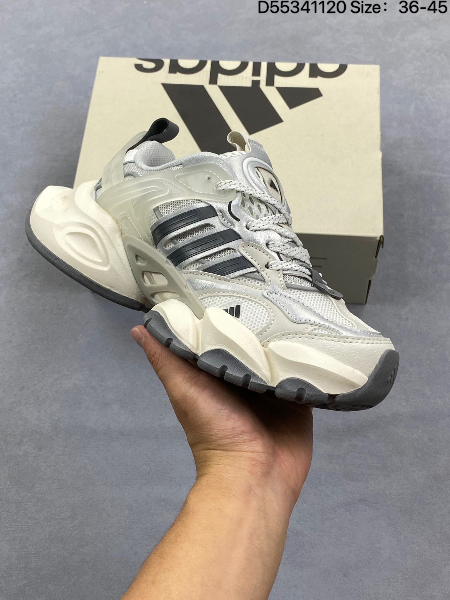 💰170
公司级✅Adidas XLG RUNNER DELUXE系列阿迪达斯 低帮增高复古中性休闲运动老爹鞋
鞋面由轻薄透气的网布制成 提供卓越的空气流通性能 中底使用品牌独有的Bounce缓震技术 帮助减少地面对关节的冲击力 提升整体的舒适性 鞋子的设计风格简约大气 同时兼顾功能性和美感 适用于各种场景
顺
货号:IH7802
Size:36 36.5 37 38 38.5 39 40 40.5 41 42 42.5 43 44 45
ID:D55341120