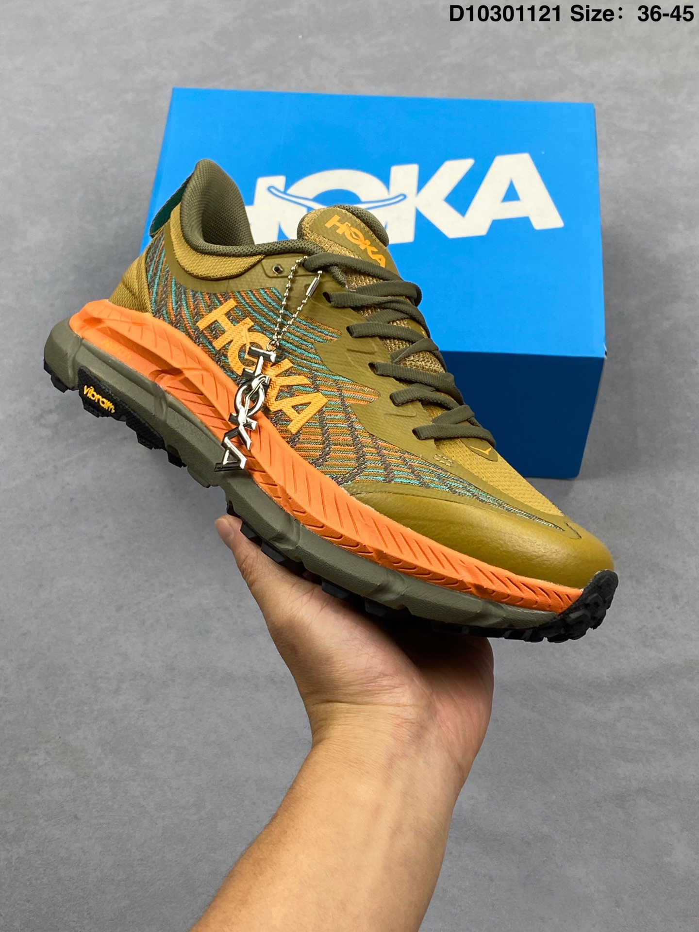 公司级:小红书推荐HOKA M MAFATE SPEED 4 全新配色 这个品牌来自于新西兰的毛利语,HOKA表示大地,ONE ONE表示飞越,连起来就是飞越地平线,ONE ONE不是读作“万万”,正确读法是“欧尼欧尼”. HOKA在超厚中底方面的积累,让它跑在了其他厂商的前面,推出的跑鞋以缓震和轻量的优势,得到,众多跑者的青睐 货号:1129930 ID:D10301121