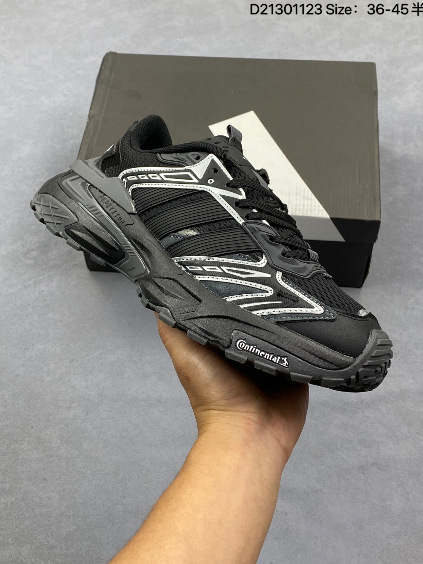 公司级✅Adidas XLG STORM EDGE 阿迪达斯 舒适 防滑 老爹鞋 鞋面由轻薄透气的网布制成 提供卓越的空气流通性能 中底使用品牌独有的Bounce缓震技术 帮助减少地面对关节的冲击力 提升整体的舒适性 鞋子的设计风格简约大气 同时兼顾功能性和美感 适用于各种场景 货号:JQ1666 ID:D21301123