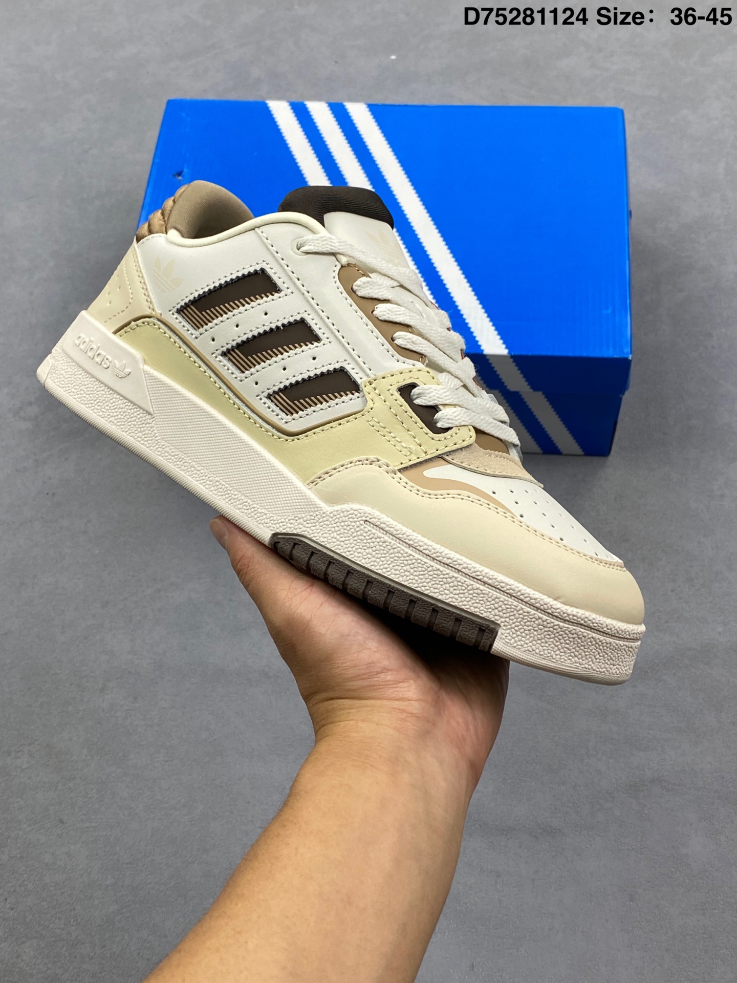 合集💰140
阿迪达斯 Adidas Torsion Response Tennis LO 响应CL系列老爹风复古透气缓震休闲运动慢跑鞋 白黑银海军蓝 
整双鞋采用大面积的白色色为主调 搭配白色的中底和鞋带 以及海军蓝色的三条扛 Logo 视觉效果十分耐看 后掌搭载的 pro-moderotor 科技和Formotion 科技保证了缓震性和舒适性
原楦开发版型
货号 GZ1131 
编码：D75281124
Size:36～45B