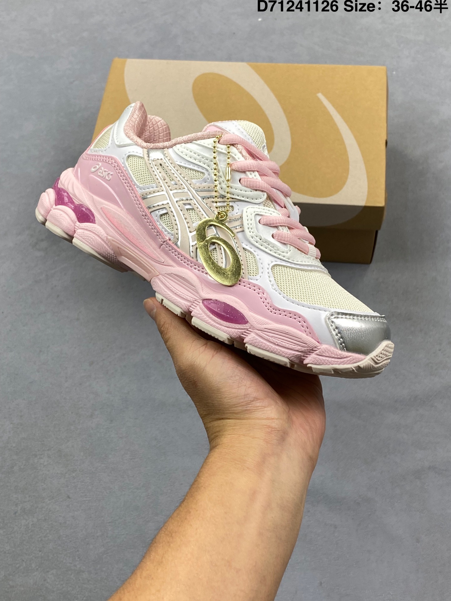 💰120
亚瑟士Asics Gel-Sekiran 时尚舒适复古休闲运动跑步鞋原档数据开发,透气MONO纱鞋面,高效散热保持干爽,立体包裹贴合足型。GEL缓震胶+FFBLAST中底,轻量回弹,减少能量损耗。AHAR+耐磨外底,抓地力与耐久度双升级。
货号:1203A782-400
码数:36~45半
编号:D71241126