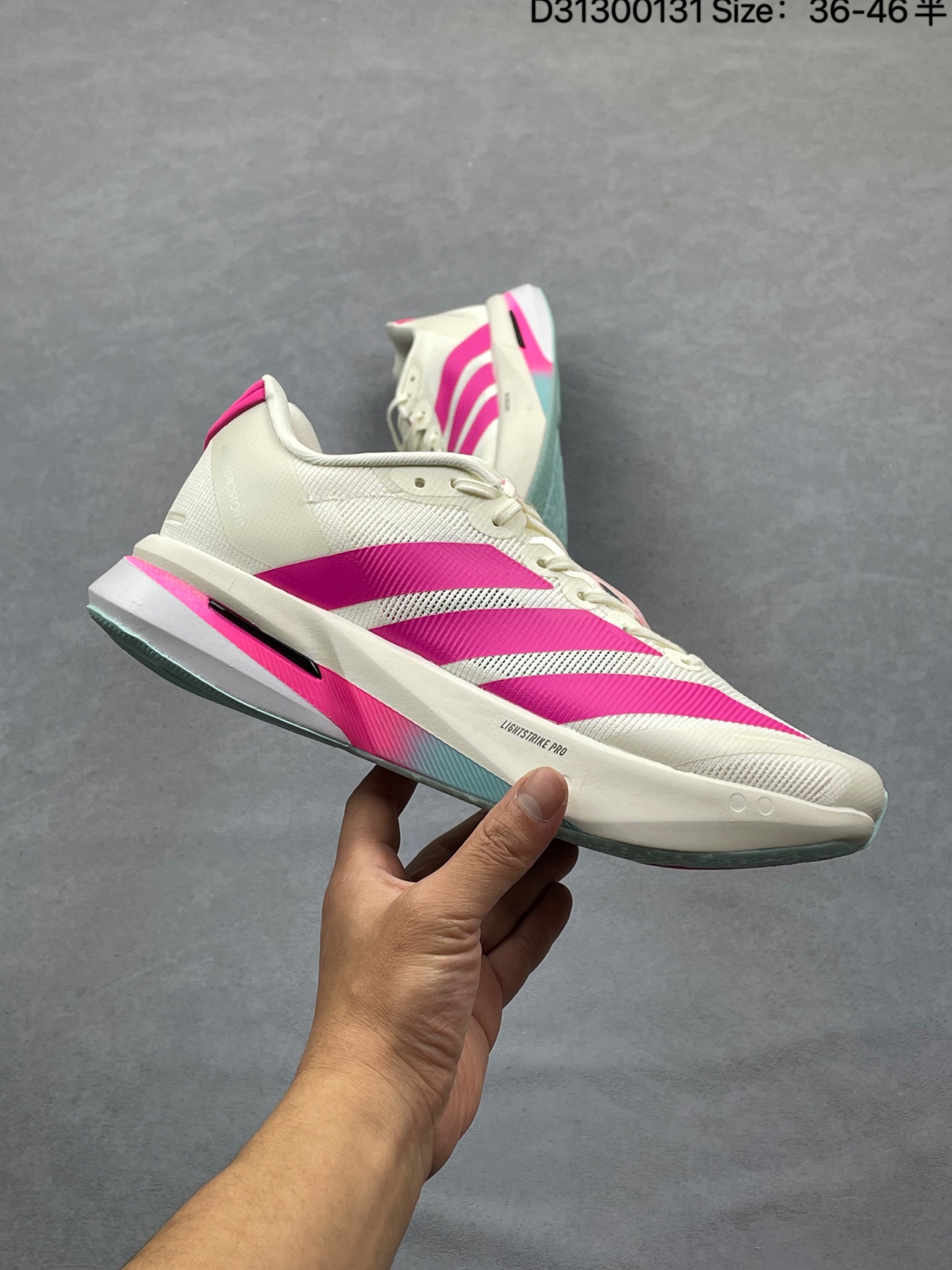 💰150
阿迪达斯adidas adizero BOSTON 13 透气网眼竞速跑鞋Boost 缓震底 阿迪后跟加厚 呵护脚后跟 立体保护软绵鞋口轻松穿脱不磨脚 安全防撞包裹鞋头符合人体结构 精心设计 行走柔软触感
尺码：36-45半
货号：JQ9830#
D31300131