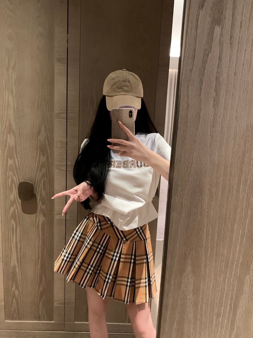버버리 업리케 자수 라인스톤 남성 반팔 티셔츠 상세 이미지 8