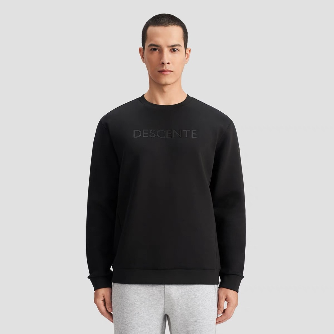 P130 顶尖现货 新品DESCENTE迪桑特ESSENTIAL系列男士空气层卫衣针织套头衫
采用NubornAir空气层定制原厂面料 触感细腻 手感顺滑 柔软亲肤 3D立体剪裁 侧缝贯穿式拼接 减少日常穿着运动时带来的摩擦 版型宽松 给予舒适遮盖 简约舒适的运动圆领套头衫 两色可选 可搭情侣 从运动到日常都能舒适随行
颜色:卡其色 黑色
尺码 :M-3XL
M衣长64胸围108袖长60肩宽45
L衣长66胸围112袖长62肩宽47
XL衣长68胸围116袖长64肩宽49
XXL衣长70胸围120袖长66肩宽51
3XL衣长72胸围124袖长68肩宽53