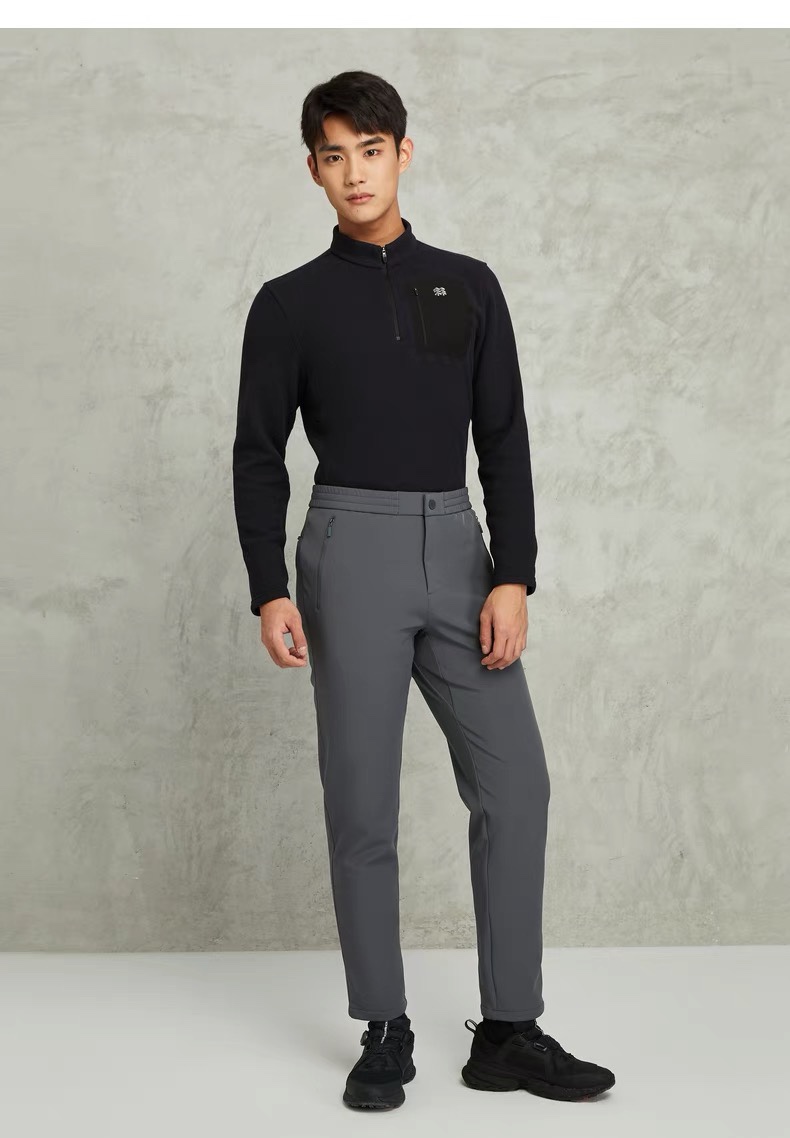 P140 顶尖现货 可隆KOLONSPORT半拉链男士运动加绒针织长袖,男士户外加绒小立领半拉链~运动、登山、健身、日常通勤装,合身不紧身,宽松不松垮,纤秾合度,舒适不勒!恰如其分的科学立体剪裁,实打实的不挑人,强悍的给力实穿性,决对值得你为之心服!!左胸前的LOGO上的标识,既增长品牌辨识度又增长耐洗不掉性!小立领+半拉链的套头款,便利穿脱!同时更够给脖颈更多一寸的和缓防护!适合秋冬季户外步履时穿着!锁边加固 超卓的品质,既证实了品牌身份,也为耐穿打下了根底!在细节上还是很到位!拉链处品牌立体LOGO不轻易掉的设计是很好的一个小细节,是一款反单回购率超高的爆款!面料绒软亲肤舒适!
颜色 : 黑色 米白
尺码 : M—XXL
M衣长68胸围108肩宽44袖长62
L衣长70胸围112肩宽45袖长64
XL衣长72胸围116肩宽47袖长66
XXL衣长74胸围120肩宽49袖长68