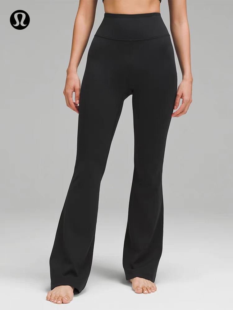 P105 顶尖现货 lululemon露露乐蒙Groove系列Nulu™面料 纯色超高腰喇叭休闲裤32.5”女款
面料特点: 速干 凉爽 高贴合度 高弹力
设计细节: 高腰设计微喇叭裤腿
实用场景: 瑜伽 日常出行
适用季节: 春 夏 秋
腰部内里设有口袋,为跑步训练提供便捷
采用聚氨酯弹性纤维高弹面料,相对更加轻薄些,接近裸感体验,很适合日常穿搭
是亚洲版型的高腰宽幅包裹腰腹肉肉,有效收拢小赘肉!
无感印花标签不影响体感,走线干净整齐,十分好穿!
微喇叭裤设计很修饰腿型
超高腰设计,更能凸显女性身材,后腰部有便捷口袋,可存放手机,腰头里面配有1cm高弹力松紧,立体感十足的同时更加不易变形,而且喇叭裤的版型自带线条感,更显瘦腿 女人味十足!
颜色:黑色 焦糖色 米白色 乌梅紫
尺码: M,L,XL
M腰围62/1尺8 臀围89 裤长82.5
L腰围67/2尺 臀围94 裤长82.5
X L腰围72/2尺1 臀围99 裤长82.5