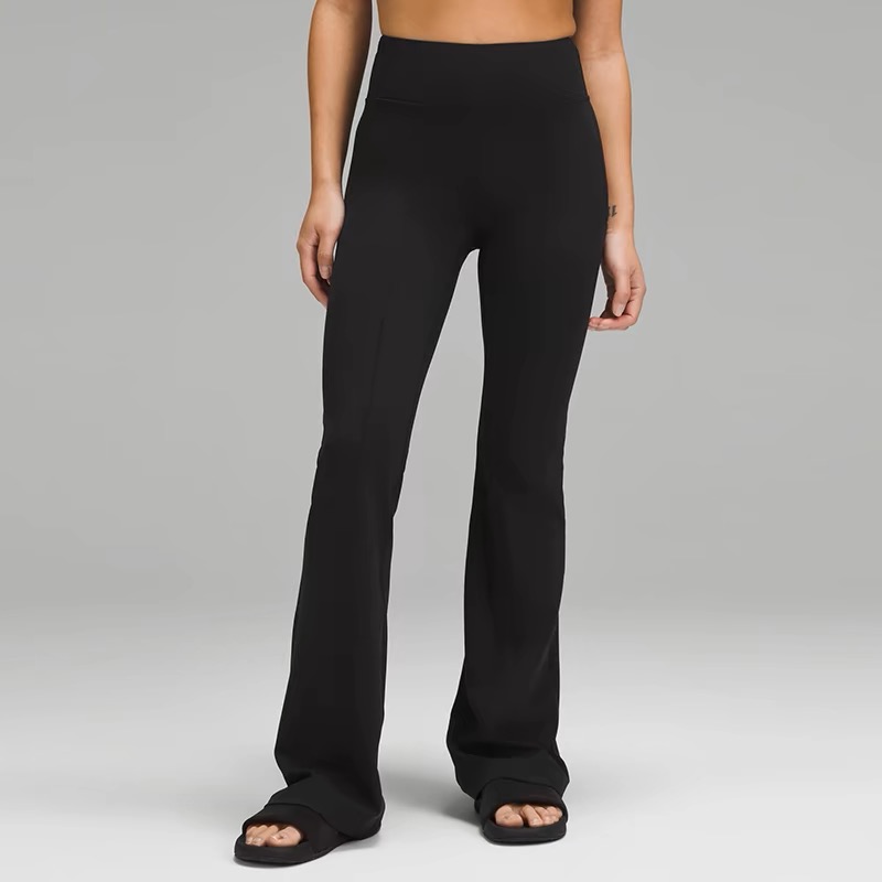 P120 顶尖现货 露露乐檬Groove女士高腰喇叭裤32.5" 芯吸丨lululemon丨LW5FXIS系列高收腰腹提臀亲肤 健身裤,原厂来货!真正的强货来袭!不可错过的一款!
logo是闪粉质地,高级感!不是亮片那种low感!,市面货都没有这个细节奥!水洗是双面字母!水洗标的缝纫线是面料同色,不是透明线,这是正品最大特点!
Grove微喇裤普拉提高腰提臀瑜伽裤女外穿运动健身瑜伽裤。
成分:78%锦纶+22%氨纶
时尚喇叭裤设计隐藏0型腿秒变大长腿
高弹腰围线条修饰抚平小肚子两侧视觉更显腿长5A级抗抑菌面料裸感亲肤修身显瘦 M提臀线改善臀型增加曲线美
颜色:黑色 海军蓝 深灰色
尺码 腰围 臀围 大腿围 裤长
M 56-72 80-88 44 104
L 60-76 84-92 46 105
XL 64-80 88-96 48 106
建议尺寸
M85-100斤
L100-115斤
XL115-130斤