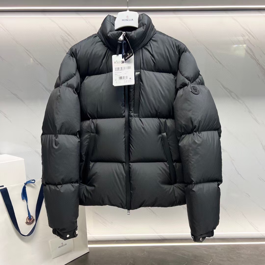 Moncler Impeccable
 Vêtements Veste En Duvet Genuine Leather Collection automne – hiver