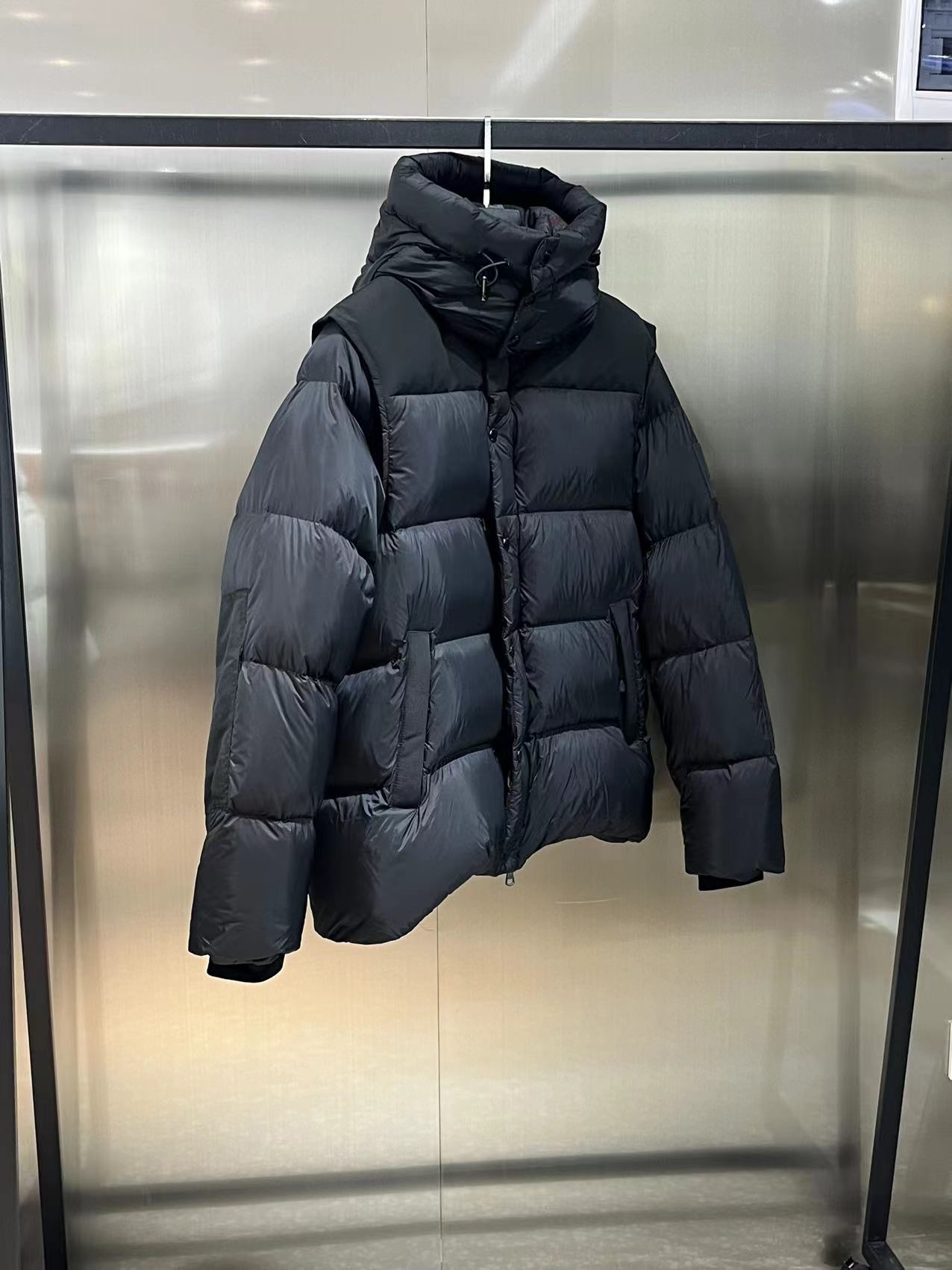 High-end Burberry down jacket, versatile as coat or vest. Waterproof, windproof, lightweight. 95% white duck feather, warm design. Unisex sizes 48-56.-Big cat