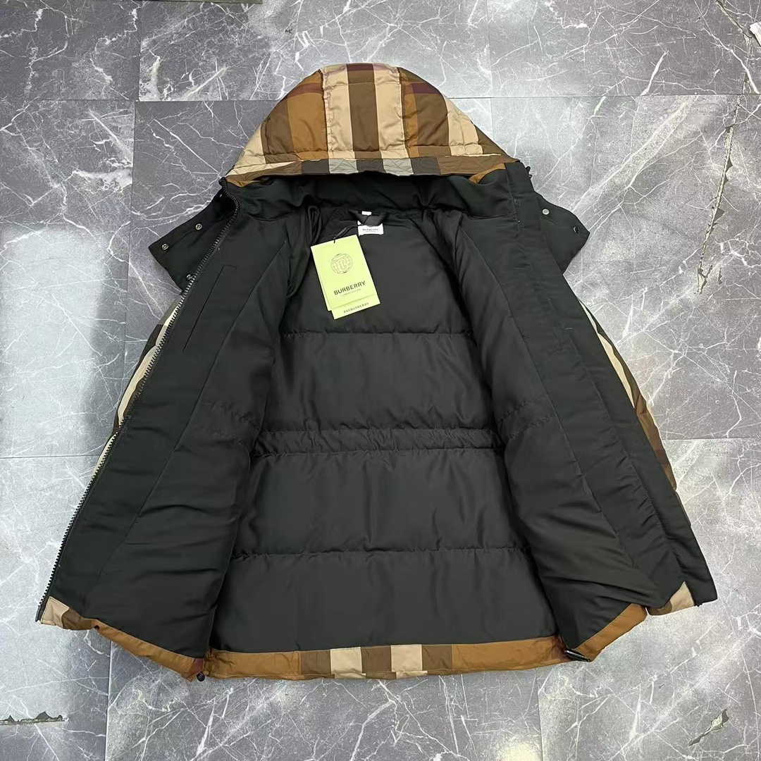 Top-grade Burberry plaid women's down jacket. 90% down filling, high-density polyester. Waffle quilting, stand collar, zipper, spacious pockets. Sizes: S, M, L, XL.-Big cat