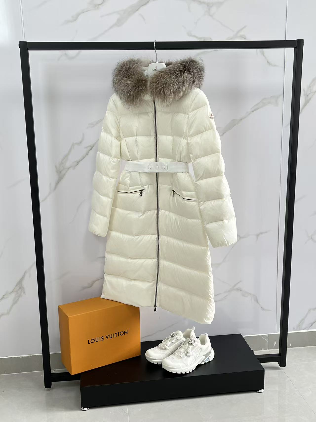 Moncler Boed Down Jacket with Fur Hood and Belt - Winter Collection 5 i1756898803197 8980 0 3