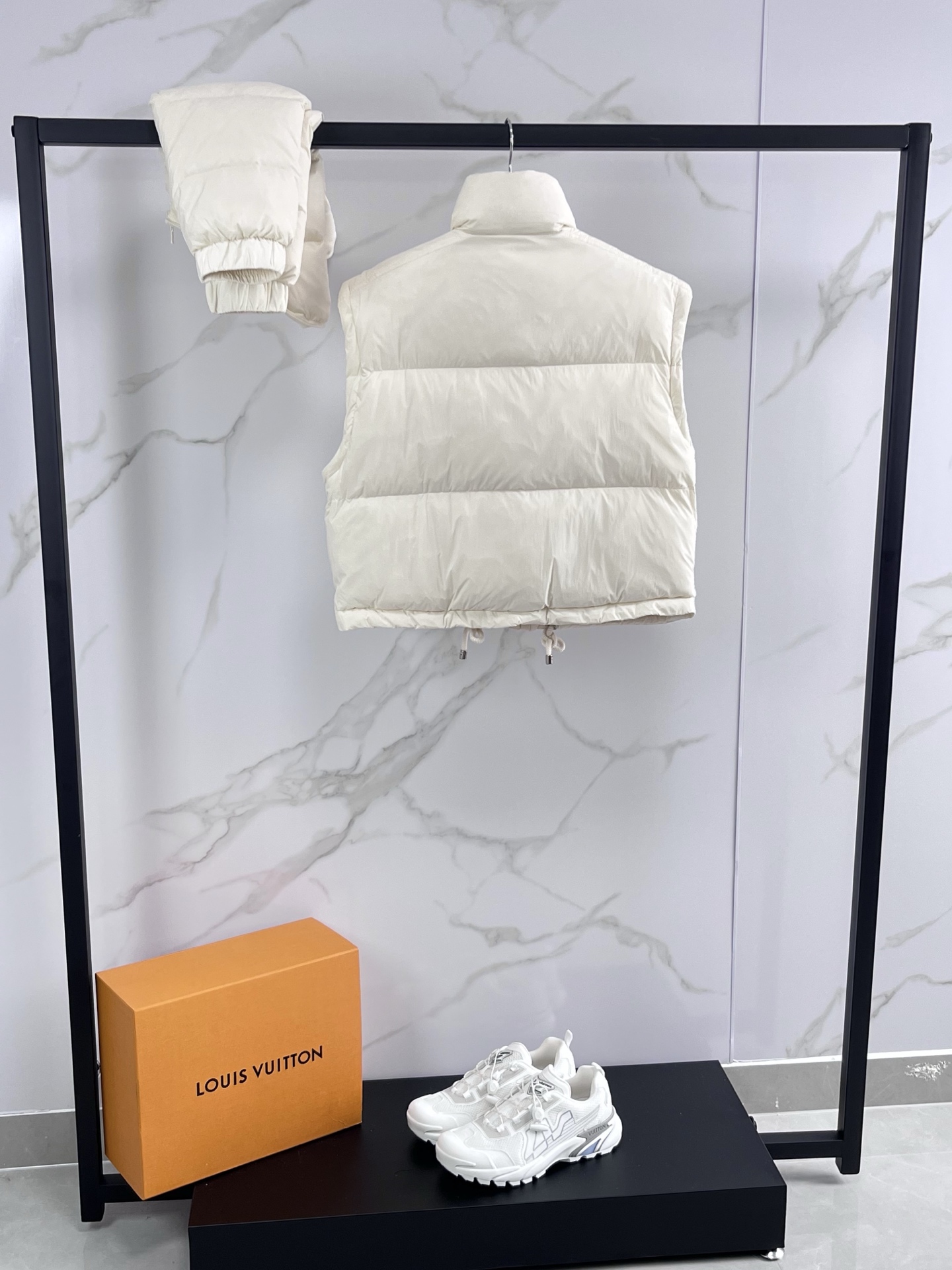 Moncler Women's Selle Melard Color Lightweight Down Jacket - Stylish & Warm 7 i1757422659445 5623 0 5