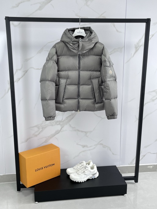 Moncler Couyere Down Puffer Jacket, Fashionable and Warm, Perfect for Winter 16 Moncler Couyere Padded Down Jacket Shiny Fabric Detachable Hood for Women