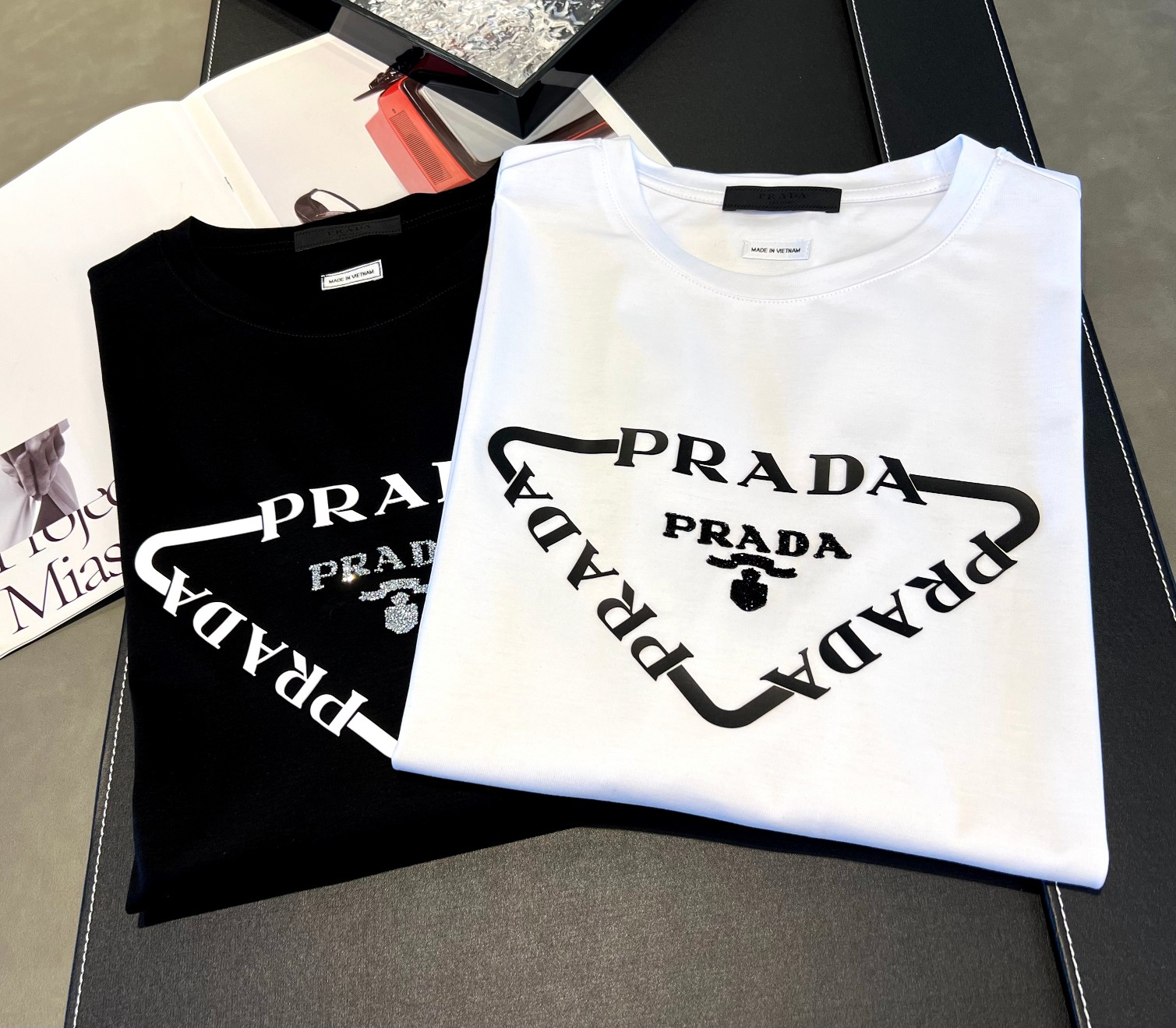 2026 nueva primavera y verano 200 g de algodón mercerizado de manga corta logotipo: PRADA Tecnología: diamantes de imit…