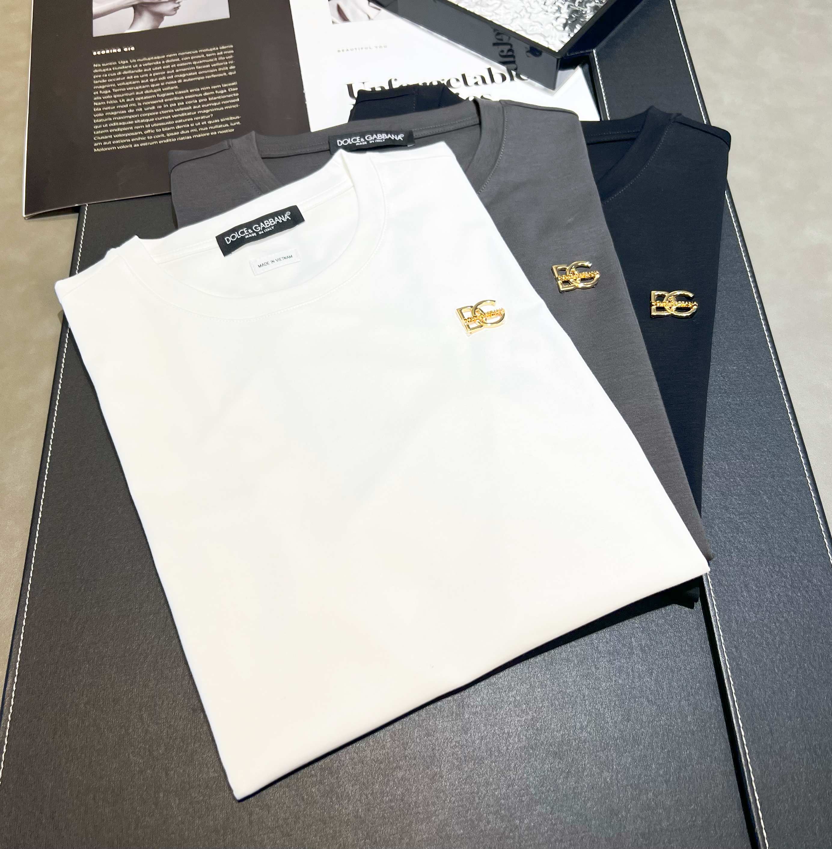 Camiseta de manga corta de algodón mercerizado de 200 g de peso para primavera/verano 2026, logo: DG Dolce & Gabbana, t…
