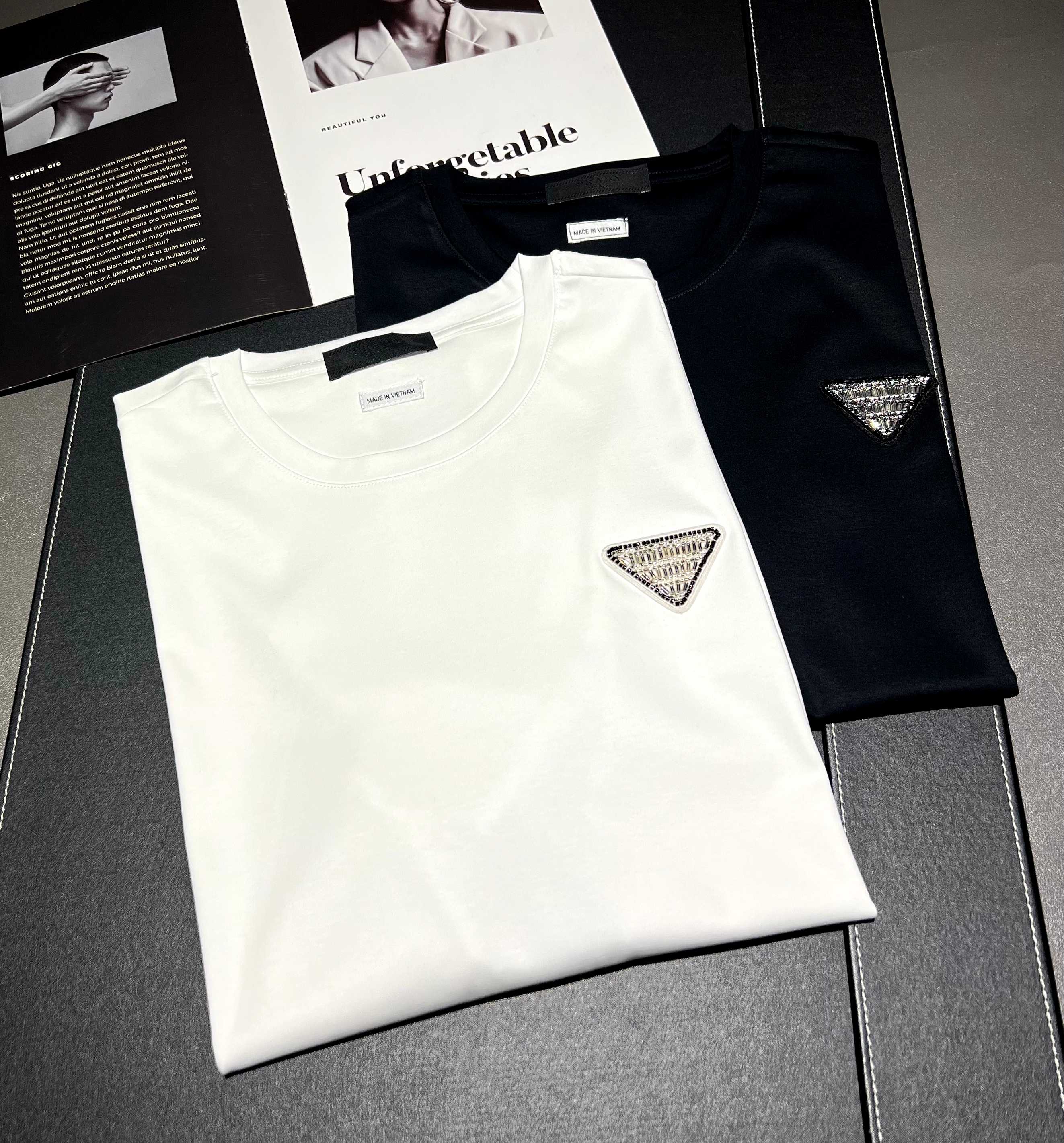 2026 nueva primavera y verano 200 g de algodón mercerizado de manga corta logotipo: PRADA Artesanía: Zhangzi Color: neg…