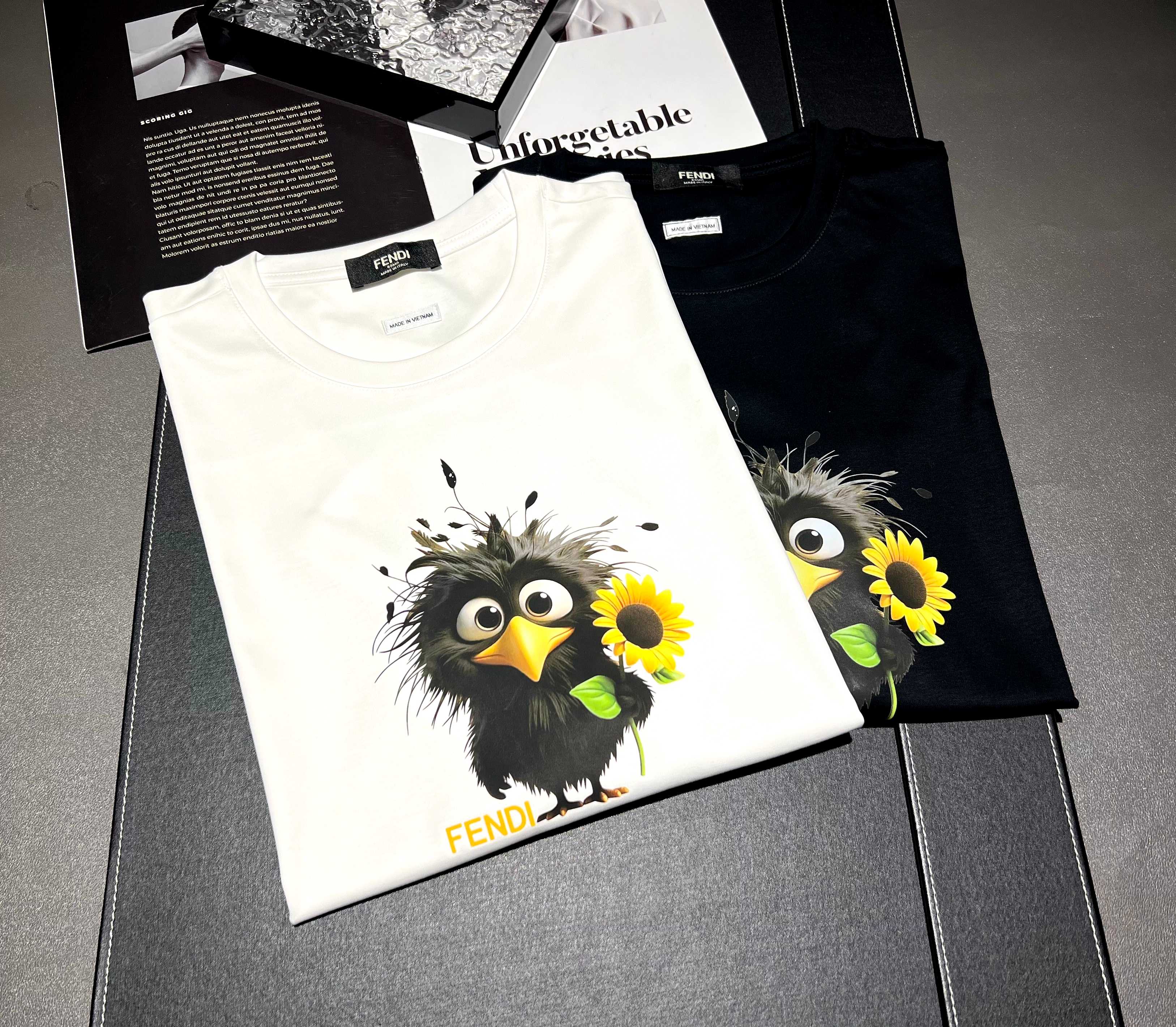 Camiseta de manga corta de algodón mercerizado de 200 g, nueva para primavera/verano 2026, logo: FENDI, técnica: estamp…