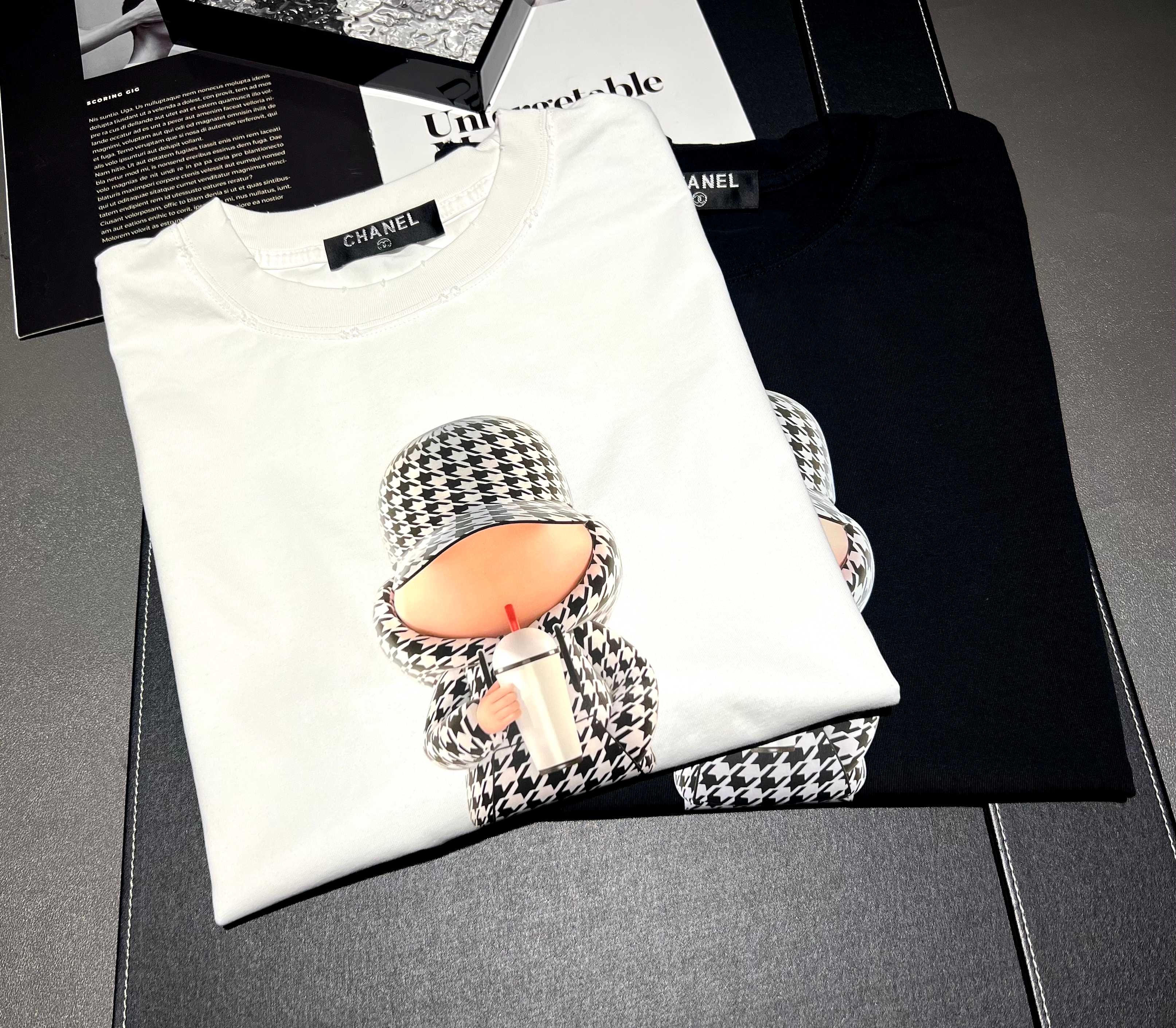 Nueva primavera/verano 2026, 270g, algodón puro desgastado, camiseta de manga corta. Logo: CHANEL. Proceso: estampado. …
