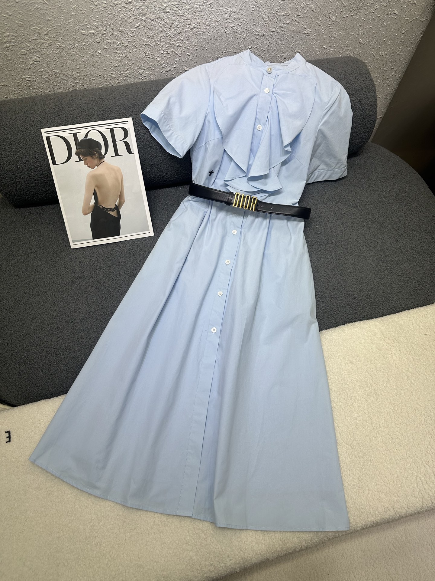 NO:762234,Dior*/26SS new spring and summer shirt skirt/lotus lace splicing decoration/little bee embroidery decoration/upper body is elegant/matching belt/high quality/two colors and three codes SML P,,dior,skirts,shirts,19860909Dior*/26SS春夏新款衬衫裙/荷叶花边拼接装饰/小蜜蜂刺绣装饰/上身大气大方/搭配腰带/高品质/两色三码SML P,,dior,skirts,shirts,,Women's clothing