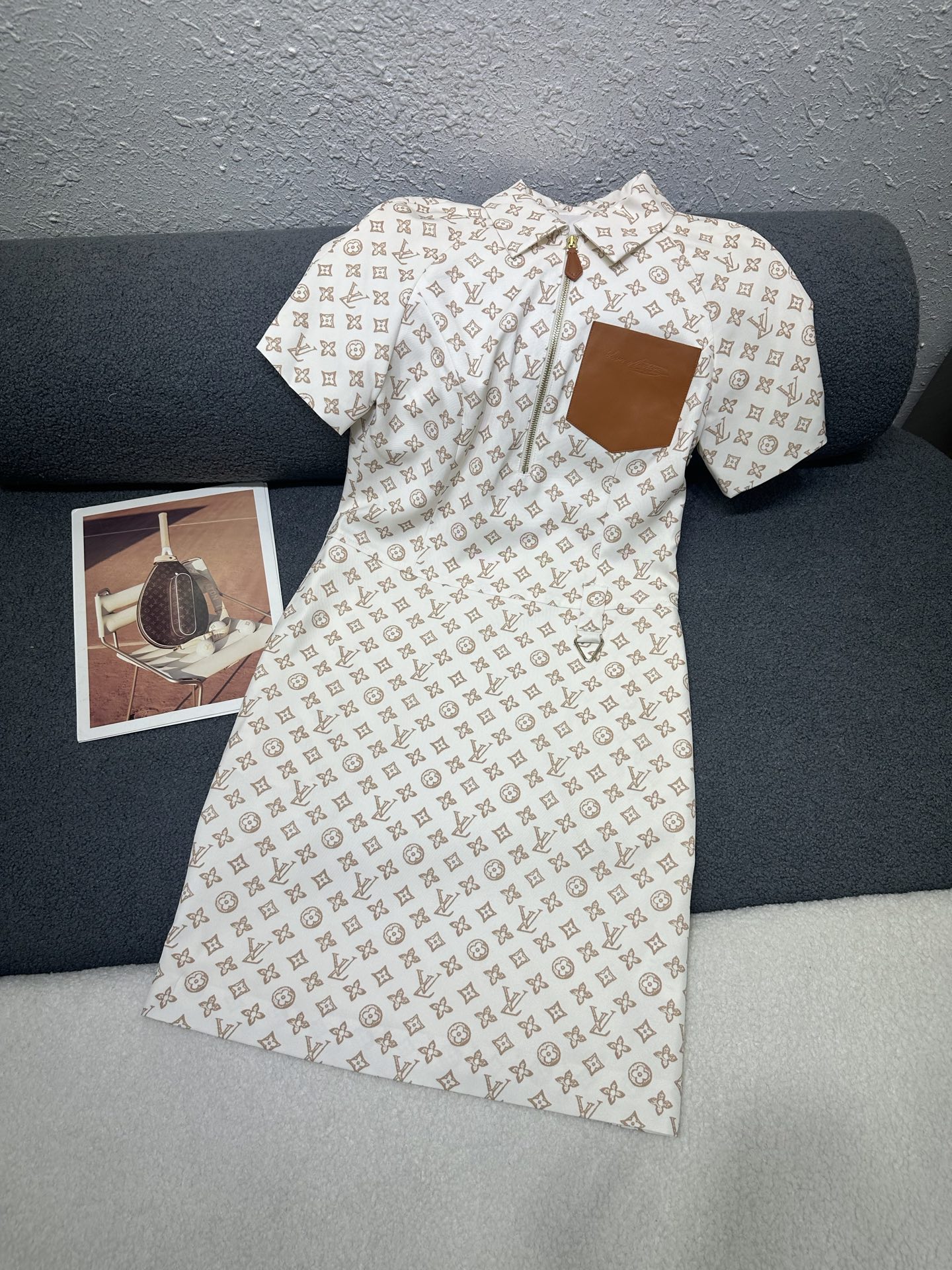 NO:790778,Louis Vuitton*2026 spring and summer new dress/printed fabric/mid-zipper design/style design is full of style/light and comfortable fabric two-color SML,,louis vuitton,skirts,19860909Louis Vuitton*2026春夏新款连衣裙/印花面料/中拉链设计/版型设计洋气十足/面料轻薄舒适 两色SML,,louis vuitton,skirts,,Women's clothing