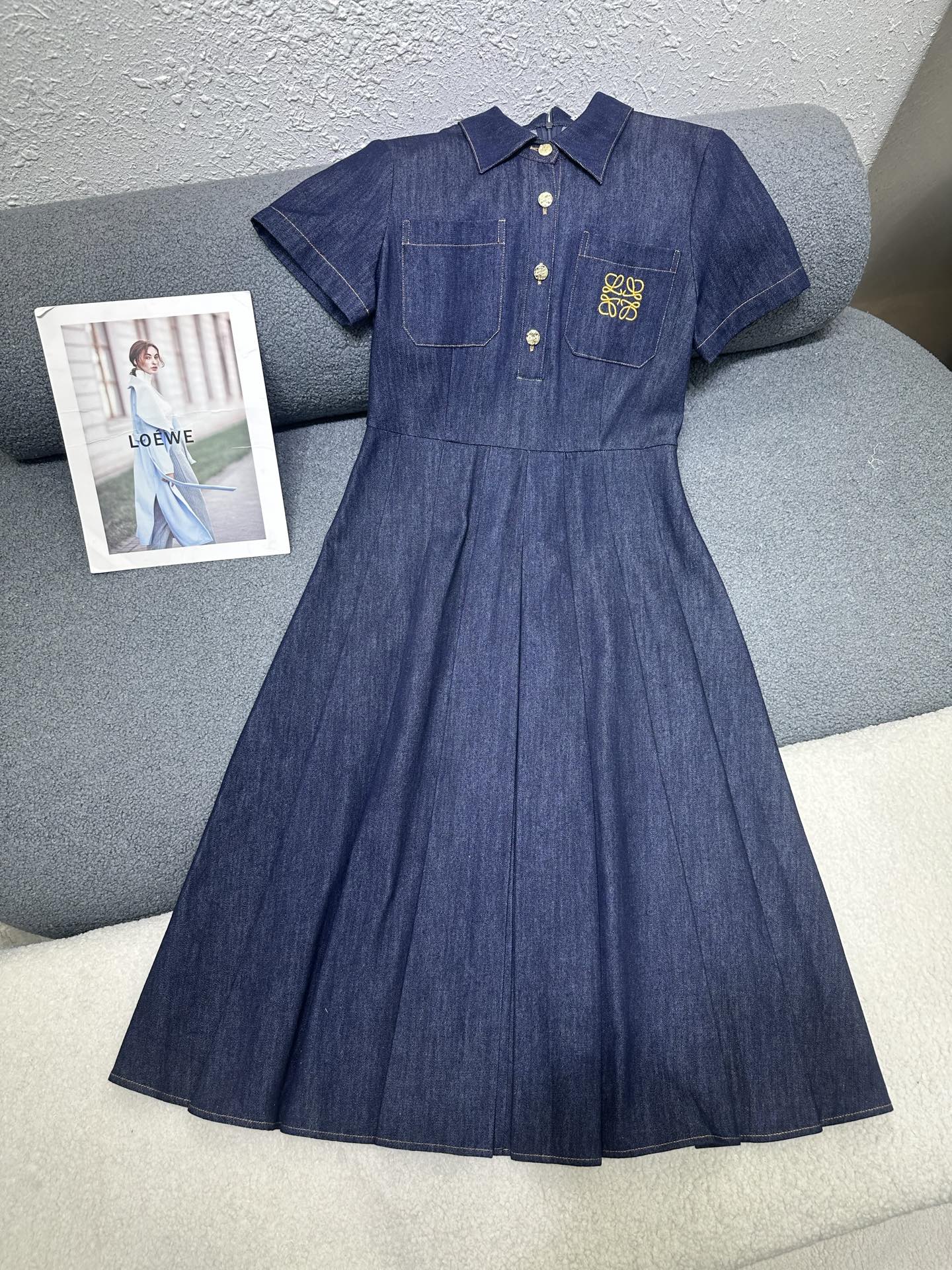 NO:762735,LoEWE*/26SS new dress/letter embroidery decoration/exquisite workmanship/slimming upper body effect/elegant temperament/single color three codes SML,,loewe,skirts,19860909LoEWE*/26SS新款连衣裙/字母刺绣装饰/做工精致/上身效果显瘦/气质高雅/单色三码SML,,loewe,skirts,,Women's clothing