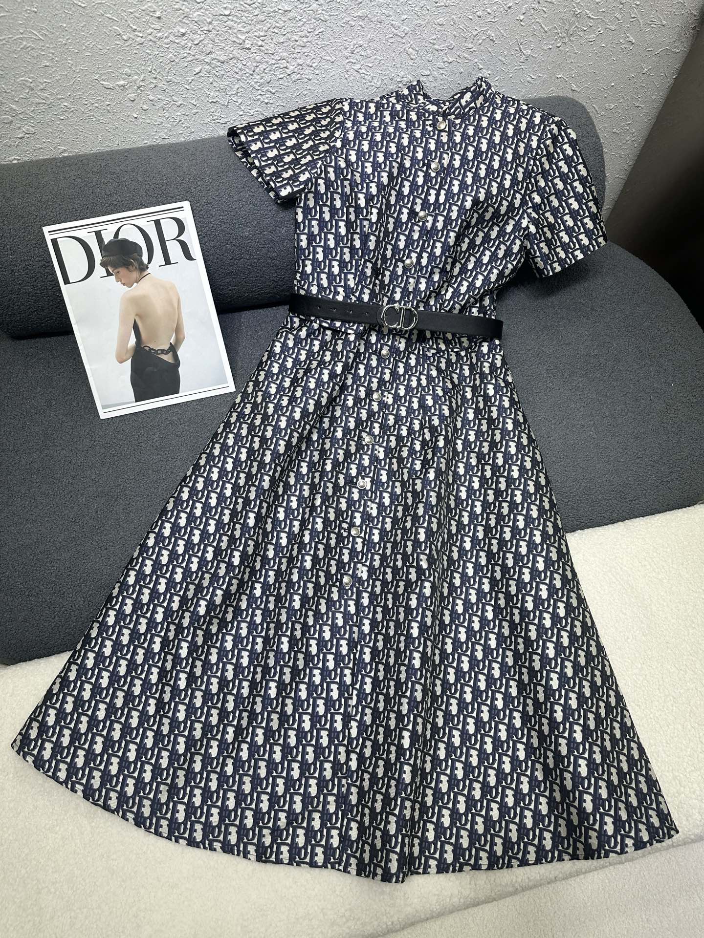 NO:790763,Dior/26ss spring and summer new dress golden classic jacquard fabric/matching belt/high quality/single color SML,,dior,skirts,19860909Dior/26ss春夏新款连衣裙金典老花提花面料/搭配腰带/高品质/单色SML,,dior,skirts,,Women's clothing