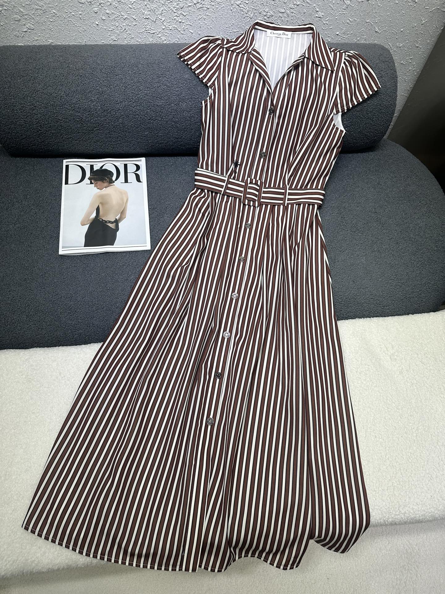 NO:762231,Dior*2026 new summer striped dress with little bee embroidery decoration/light and comfortable fabric/fashionable and elegant/monochrome SML P,,dior,skirts,19860909Dior*2026夏季新款条纹连衣裙小蜜蜂刺绣装饰 /面料轻薄舒适 /时尚大方/单色SML P,,dior,skirts,,Women's clothing