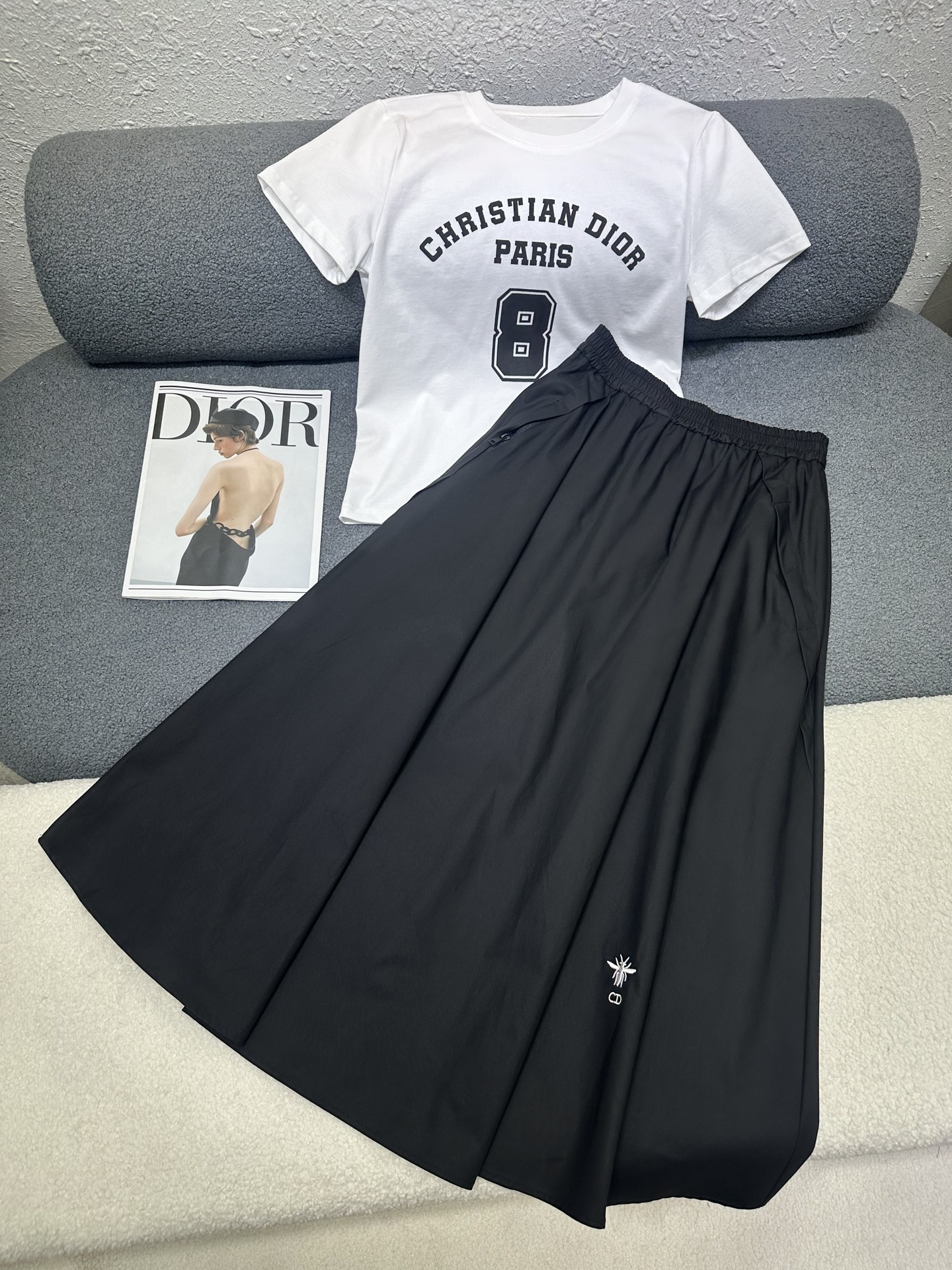 NO:762218,Dior*2026 new summer suit round neck short-sleeved T-shirt long skirt front letter print decoration clothes small version slimming skirt hem decorated with classic bee embroidery decoration elastic waist fit big A version skirt hidden flesh and exquisite complete set with lazy casual monochrome SML, dior, skirts, T-shirt, tees, t-shirt,19860909Dior*2026夏季新款套装圆领短袖T恤长款半裙衣服前片字母印花装饰衣服小版显瘦半裙下摆做经典小蜜蜂刺绣点缀装饰松紧腰头贴合不勒大A版裙型藏肉又精致一整套搭配慵懒随性单色SML,,dior,skirts,T-shirt,tees，t-shirt,,Women's clothing