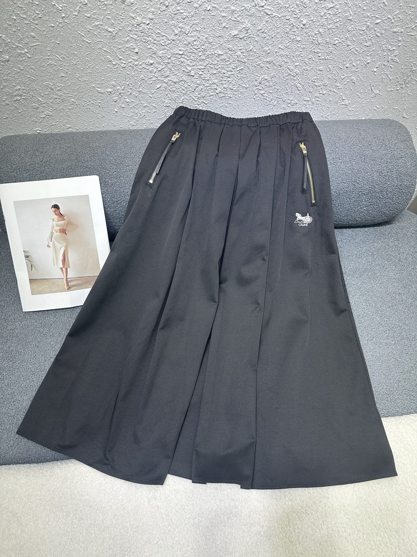 NO:761031,CELlNE */26 new summer casual skirt/letter pattern embroidery decoration/versatile for any figure/high quality/two colors SML P,,skirts,19860909CELlNE */26夏季新款休闲半裙/字母图案刺绣装饰/百搭不挑身材/高品质/ 两色SML P,,skirts,,Women's clothing
