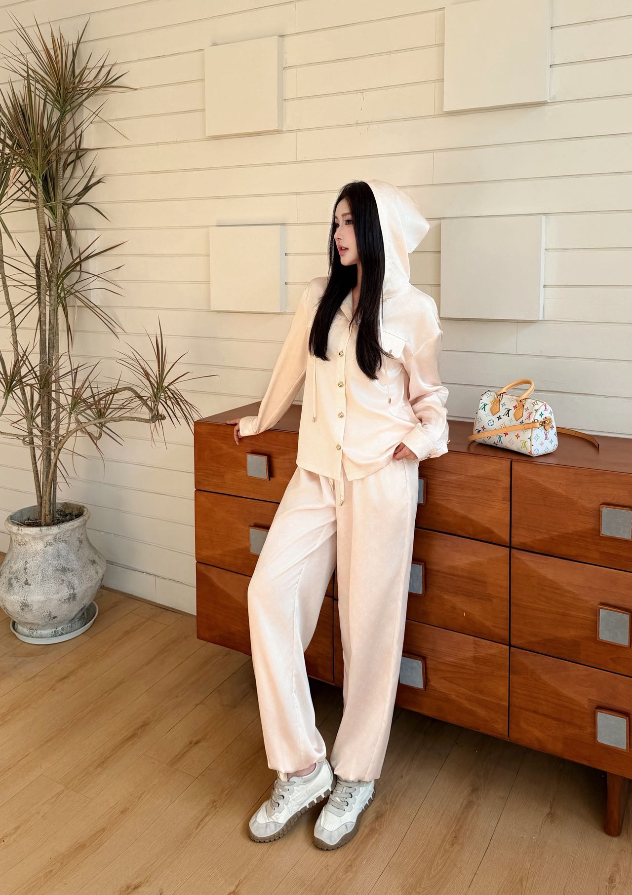 NO:790785,Model upper body picture,,19860909模特上身图,,,Women's clothing