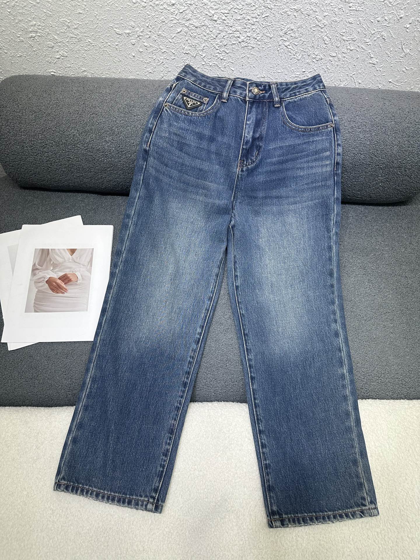 NO:798260,PRADA 26SS new nine-point jeans/four-way stretch denim fabric/versatile item/two colors and five codes 26-30/P,,prada,jeans,19860909PRADA 26SS新款九分牛仔裤/四面弹牛仔面料/百搭单品/两色五码26-30/P,,prada,jeans,,Women's clothing