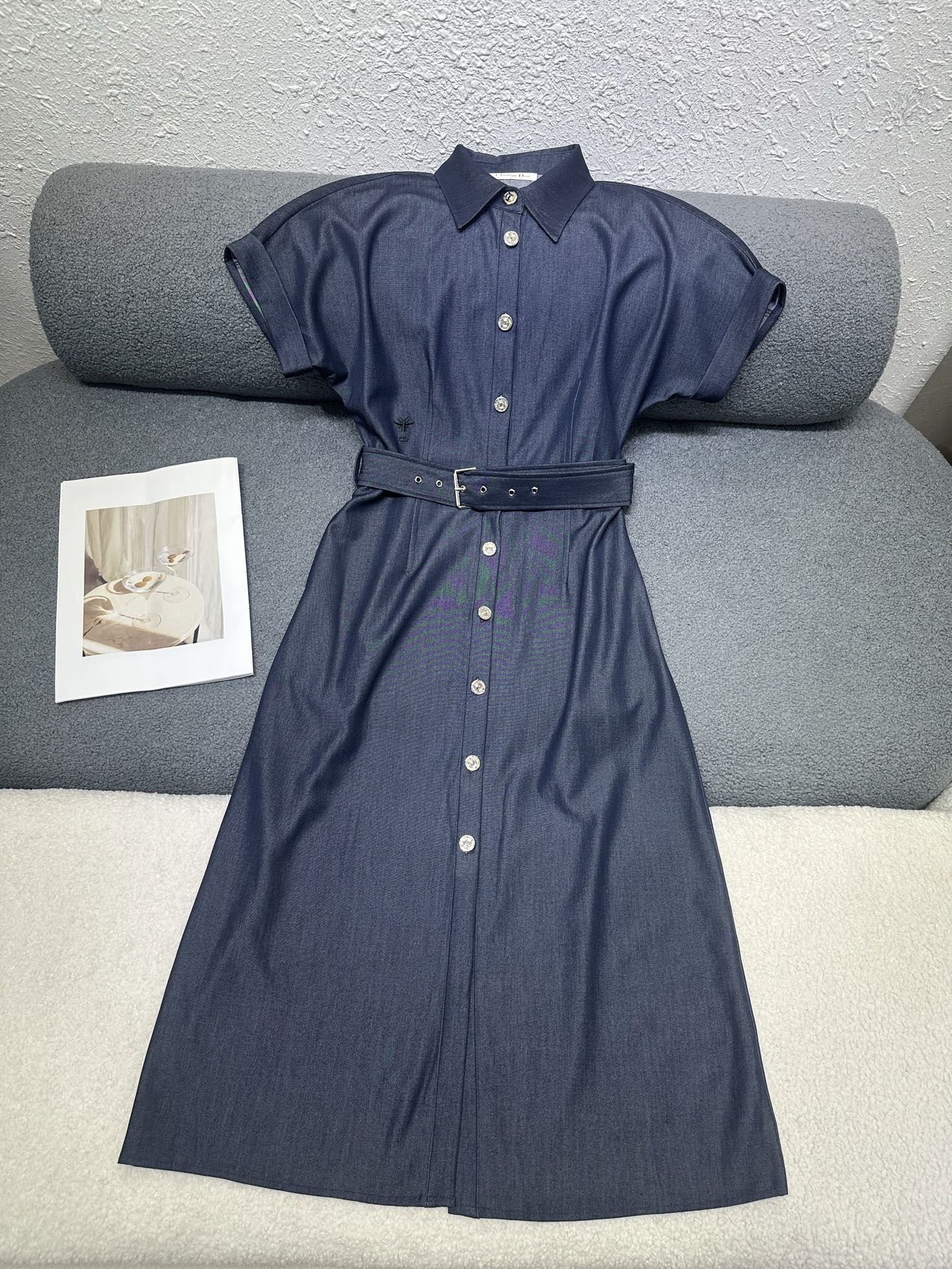 NO:800193,Dior*2026 new summer dress button style/with genuine fabric belt/pocket design on both sides/comfortable fabric/upper body slimming and high-end/single color three codes SML,,dior,skirts,19860909Dior*2026夏季新款连衣裙纽扣式版型/搭配本布腰带/ 两侧口袋设计/舒适面料/上身显瘦高级/单色三码SML,,dior,skirts,,Women's clothing
