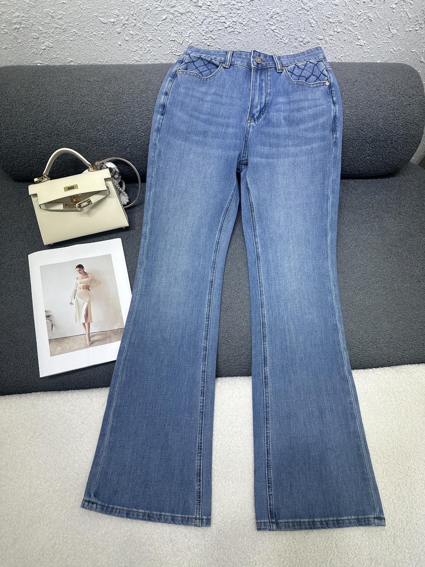 NO:801718,Chanel*2026 new summer denim trousers/pocket pattern embroidery decoration/washed denim has excellent texture/exquisite workmanship/high-end quality/two colors 26/27/28/29/30/,,chanel,19860909Chanel*2026夏季新款牛仔长裤/口袋图案刺绣装饰 /洗水牛仔质感极佳/做工精致细腻/高端品质/两色26/27/28/29/30/,,chanel,,Women's clothing