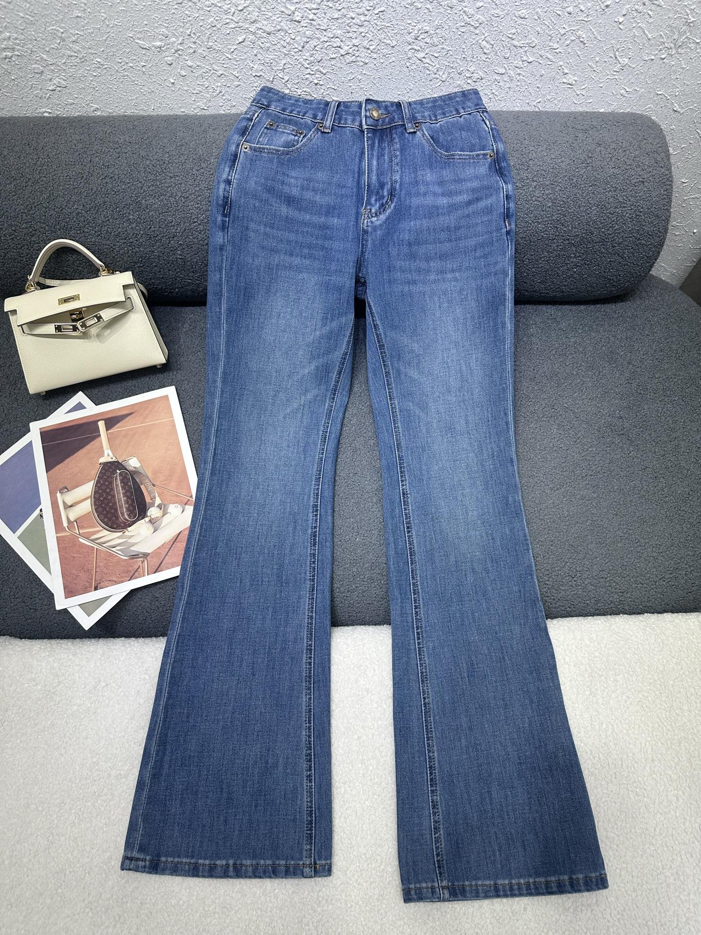 NO:803612,LouisVuitton *2026 new summer denim trousers/pocket pattern embroidery decoration/washed denim has excellent texture/exquisite workmanship/high-end quality/two colors 26/27/28/29/30/,, louis vuitton,19860909LouisVuitton *2026夏季新款牛仔长裤/口袋图案刺绣装饰 /洗水牛仔质感极佳/做工精致细腻/高端品质/两色26/27/28/29/30/,,louis vuitton,,Women's clothing