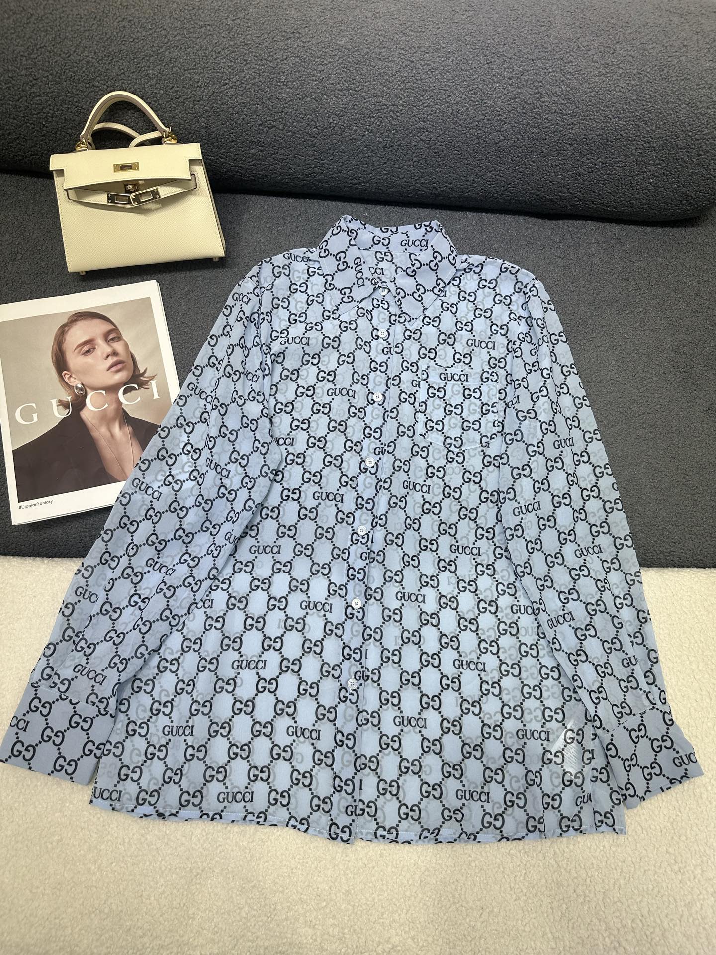 NO:804634,Gcuui*2026 new lapel long-sleeved shirt/double G pattern printing/light and comfortable fabric, loose and casual style/two colors SML,,shirts,19860909Gcuui*2026新款翻领长袖衬衫/双G图案印花/面料轻薄舒适 版型宽松休闲/两色 SML,,shirts,,Women's clothing