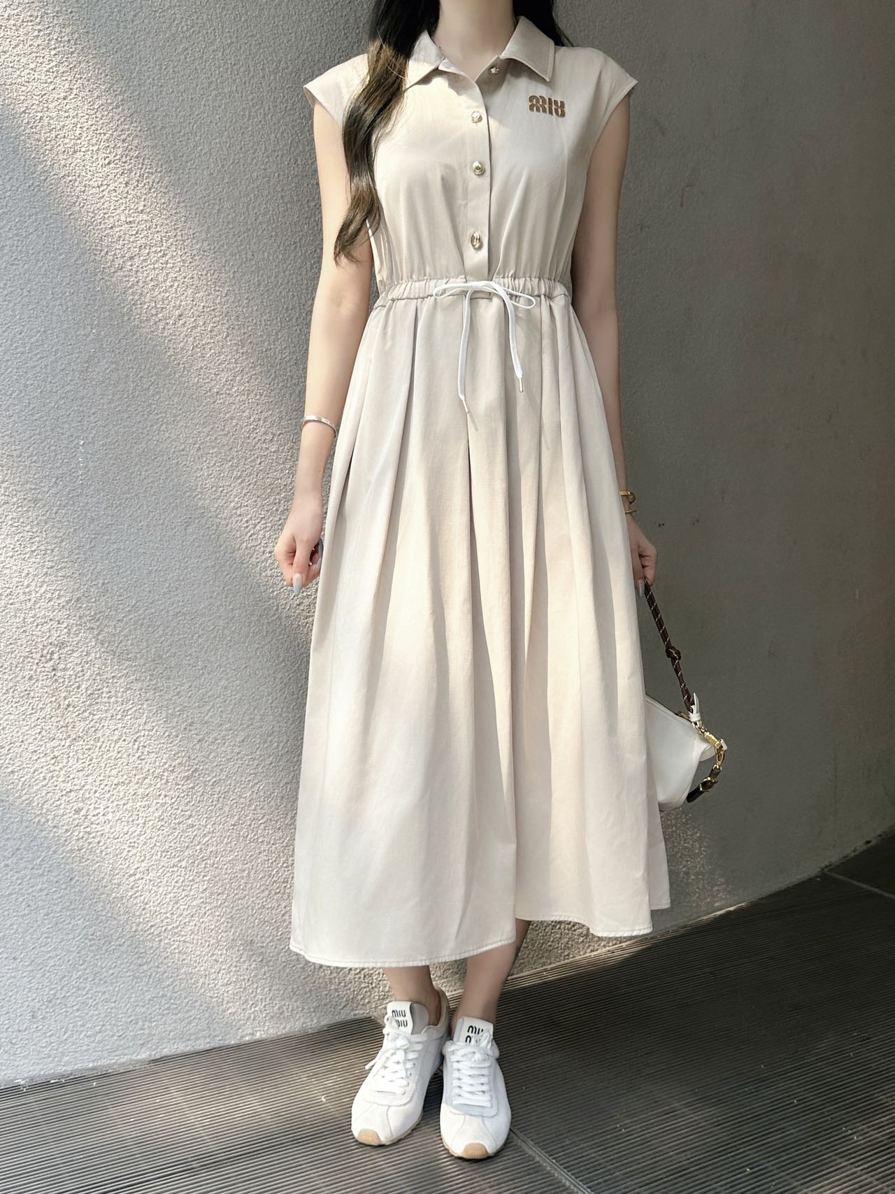 NO:805459,Model upper body picture,,19860909模特上身图,,,Women's clothing