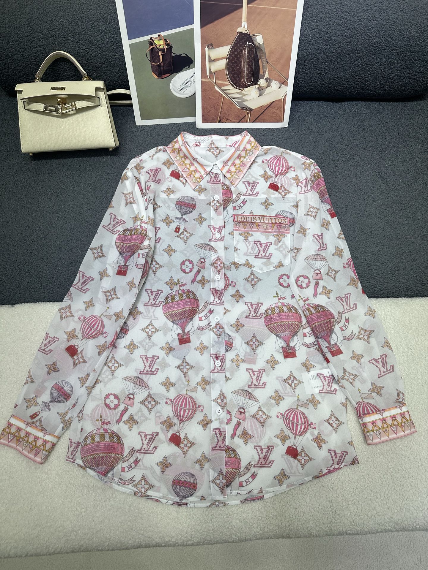 NO:827633,LV*2026 new summer long-sleeved shirt, new printed fabric, loose and comfortable fit, light and breathable fabric, two colors SML P,,louis vuitton,19860909LV*2026夏季新款长袖衬衣 新款印花面料 版型宽松舒适 面料轻薄透气 两色SML P,,louis vuitton,,Women's clothing