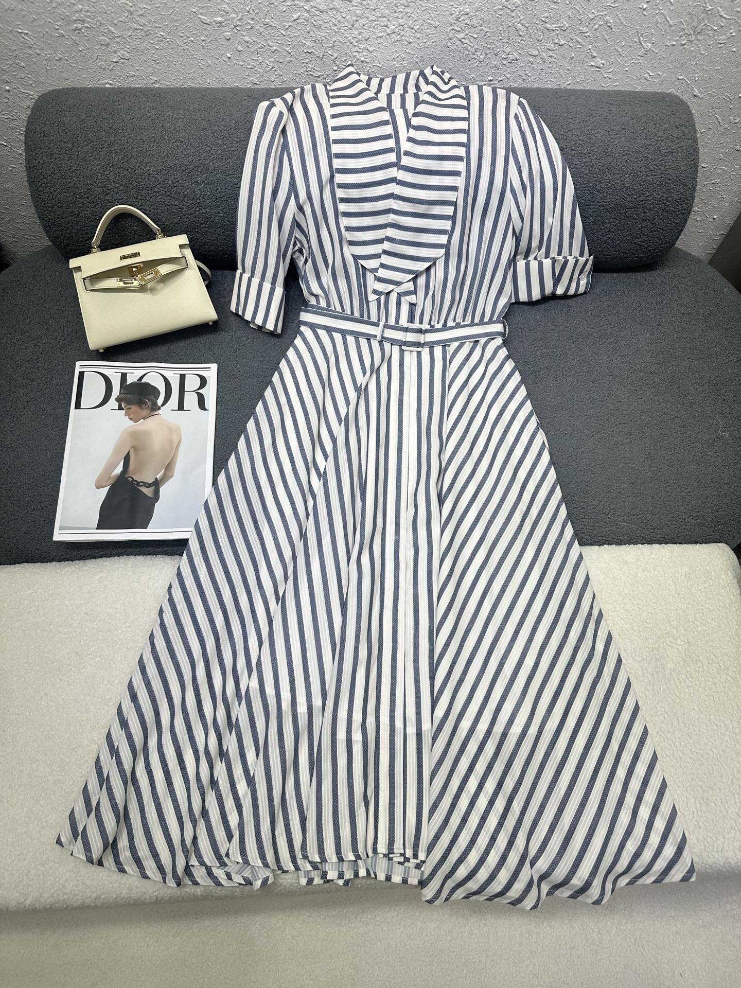 NO:835624,Dior*2026 new summer dress striped color matching/waist design, light and comfortable fabric, matching belt/high quality, single color three codes SML,,dior,skirts,19860909Dior*2026夏季新款连衣裙条纹拼色/ 收腰版型设计 面料轻薄舒适 搭配腰带/高品质 单色三码SML,,dior,skirts,,Women's clothing