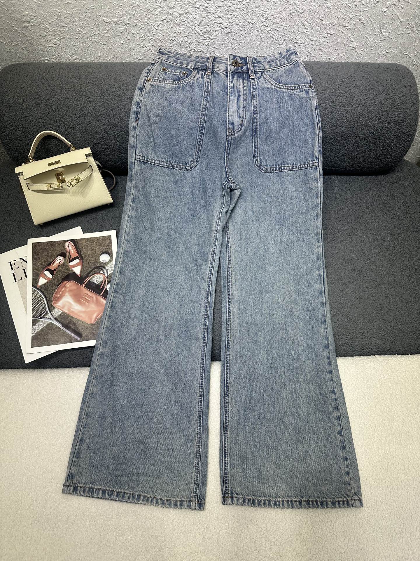 NO:839632,MiuMiu */26SS new wide-leg trousers/letter embroidery decoration/casual fit/fashionable and elegant/two colors and five sizes 26/27/28/29/30,,miumiu,19860909MiuMiu */26SS新款阔腿长裤/字母刺绣装饰/休闲版型/时尚大方/两色五码 26/27/28/29/30,,miumiu,,Women's clothing
