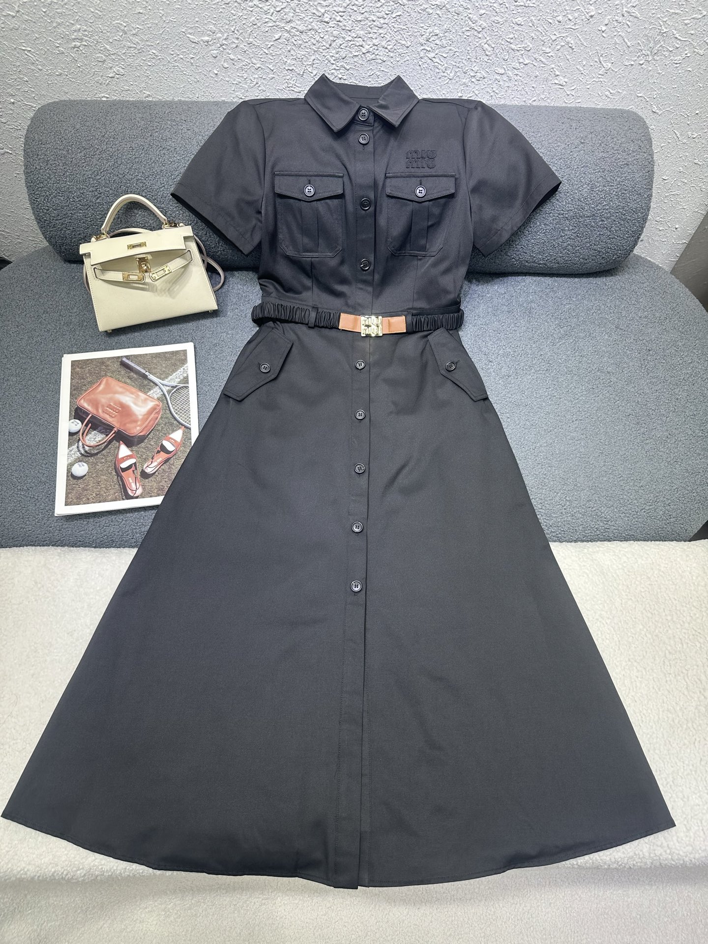 NO:839666,MiuMiu *2026 new summer dress slim fit/button logo design/matching belt/two colors SML,,miumiu,skirts,19860909MiuMiu *2026夏新款连衣裙 版型显瘦修身 /扣子log设计/搭配腰带/两色SML,,miumiu,skirts,,Women's clothing