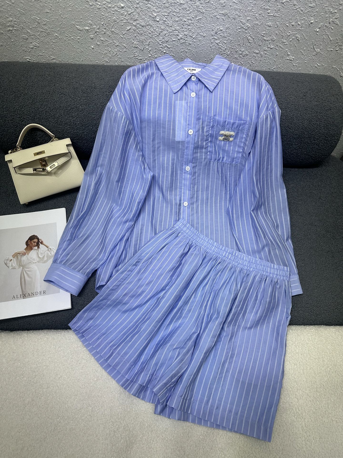 NO:840167,CELINE/Celin 2026 new summer women's suit. Loose striped shirt is anti-spill and breathable. Elastic waist shorts are casual, lazy and very relaxed, 2 colors SML,,celine,shorts,19860909CELINE/思琳2026夏季新品女套装.宽松条纹衬衣防洒又透气松紧腰短裤休闲慵懒又很有松弛感,2色SML,,celine,shorts,,Women's clothing