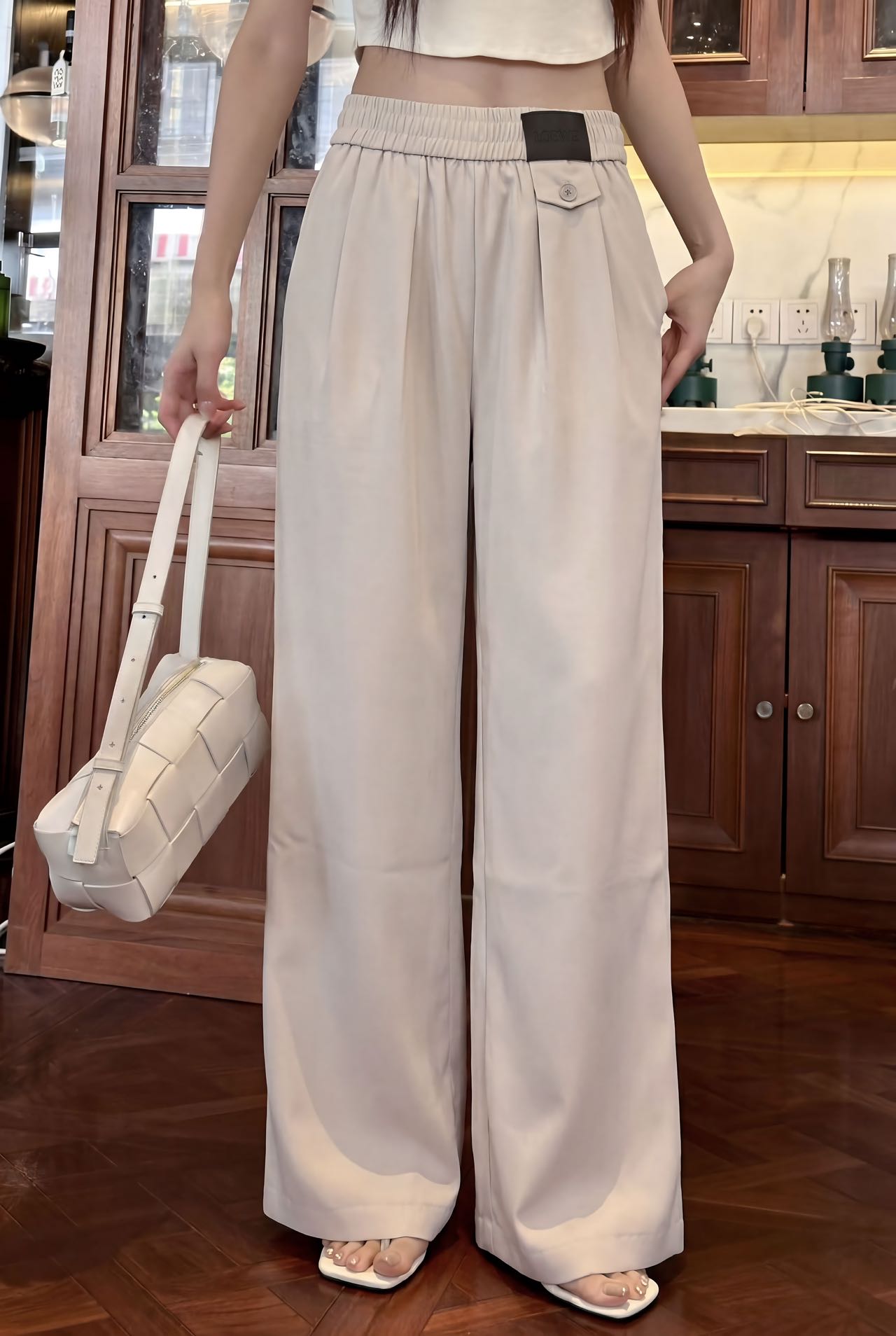 NO:841576,Model upper body picture,,19860909模特上身图,,,Women's clothing