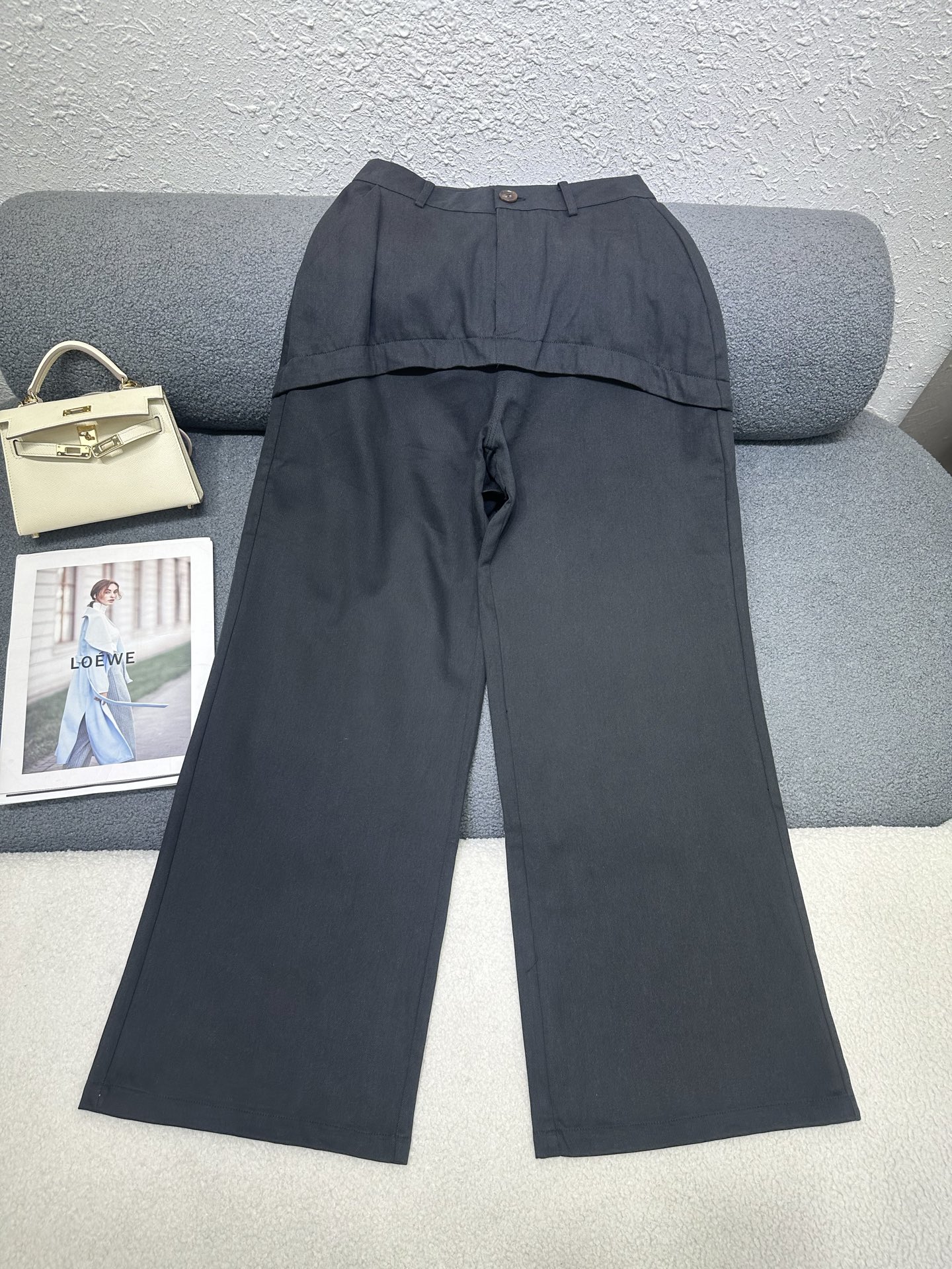 NO:875998,LOEWE*/26SS new style denim straight pants/letter embroidery decoration/versatile item/three-dimensional tailoring design/two colors and five codes 26-30/,,loewe,19860909LOEWE*/26SS新款牛仔直筒裤/字母刺绣装饰/百搭单品/版型设计立体剪裁/两色五码26-30/,,loewe,,Women's clothing