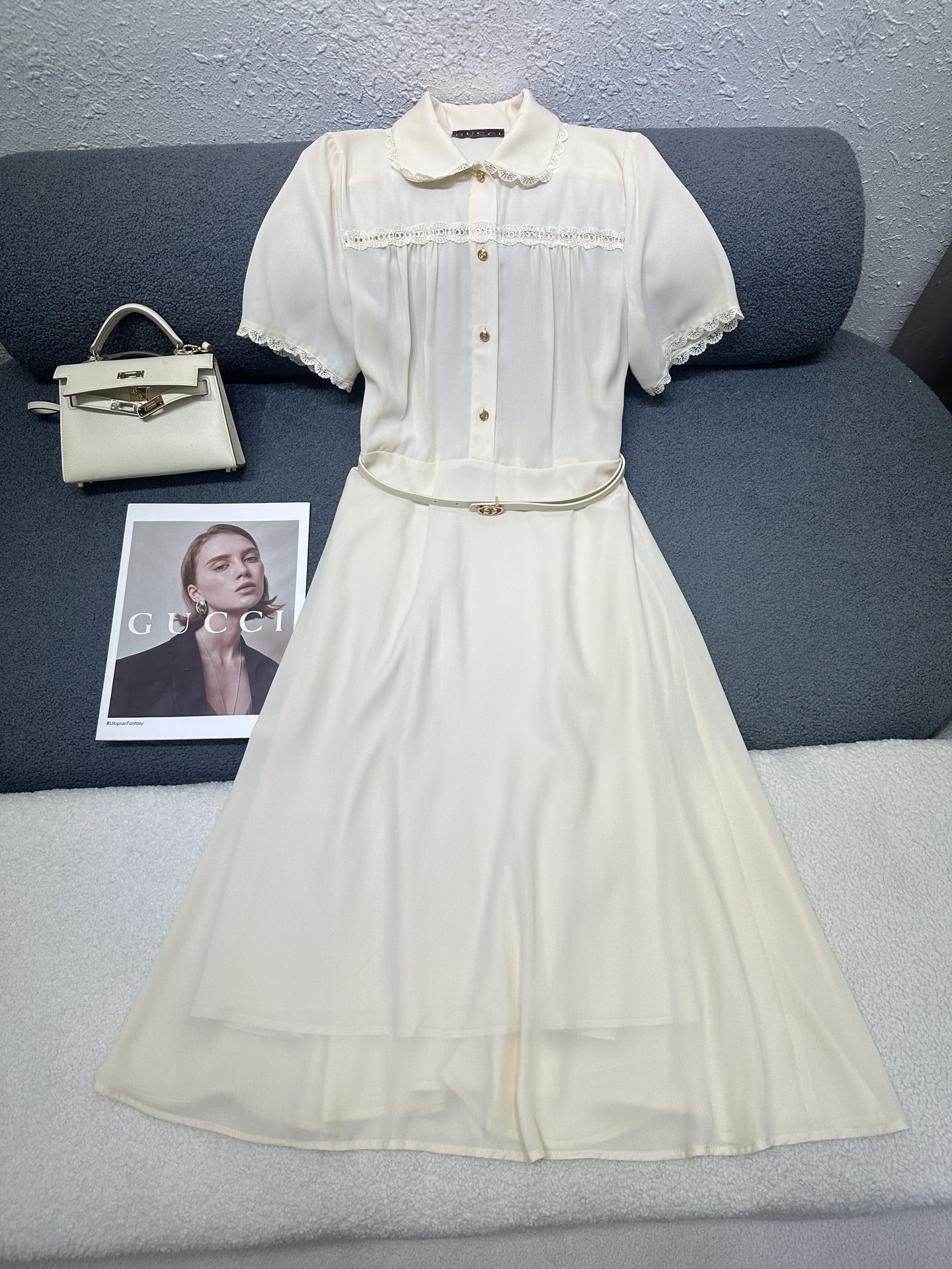 NO:878496,Gucci*2026 new summer style lapel short-sleeved dress with customized double G belt. Lace splicing on collar/cuffs/chest adds a sense of sophistication. Customized logo button matching. All-over chiffon fabric is light and comfortable. Simple and versatile version. Two-color SML, gucci, skirts, T-shirt,19860909Gucci*2026夏季新款翻领短袖连衣裙 搭配定制双G腰带 领子/袖口/胸前拼接蕾丝花边增加精致感 定制logo纽扣搭配 通体雪纺面料轻薄舒适 版型简洁百搭 两色SML,,gucci,skirts,T-shirt,,Women's clothing
